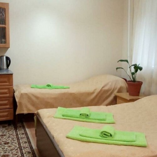 Трехместный Эконом с общей ванной комнатой