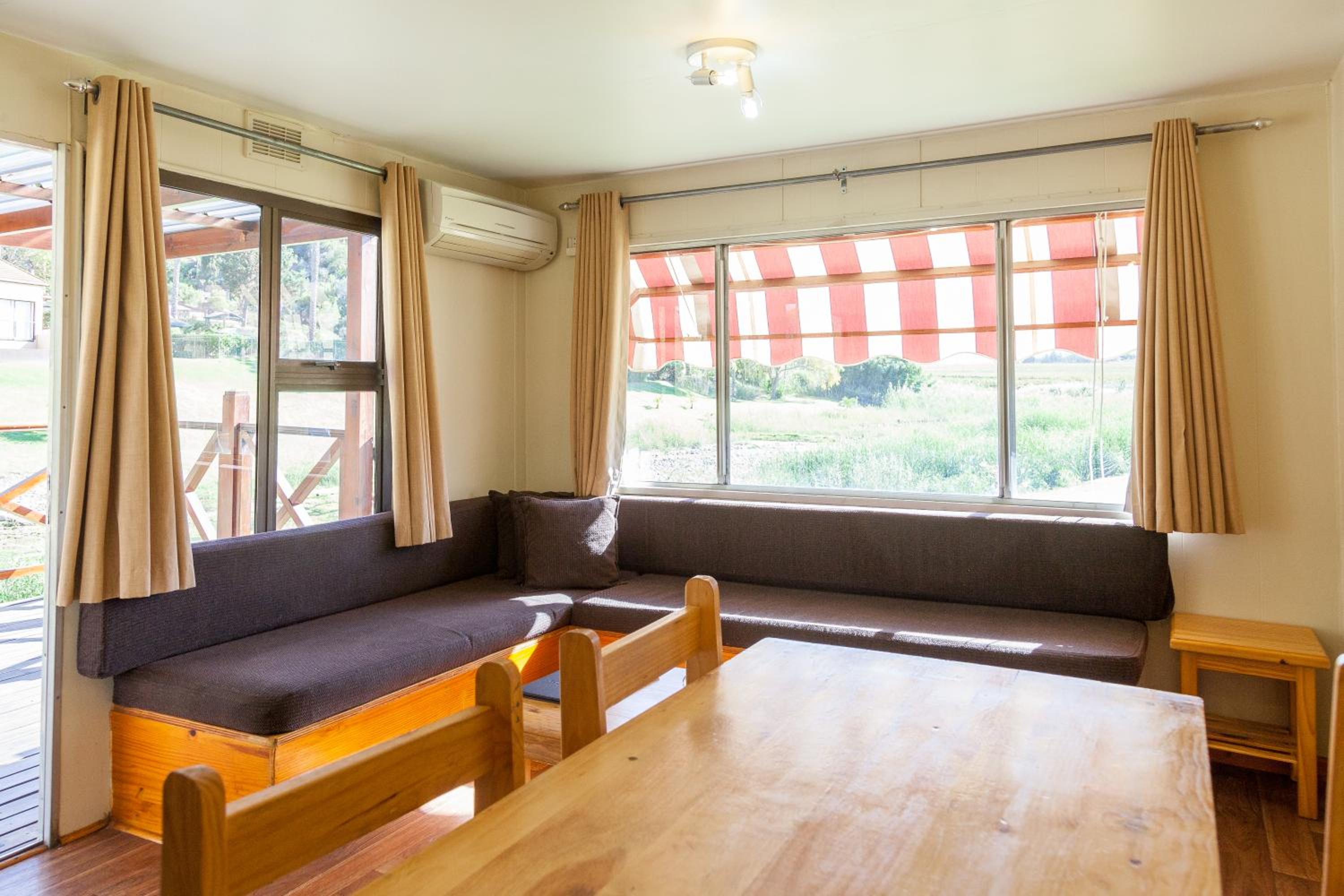 Bungalow (2 Adults + 2 Children)