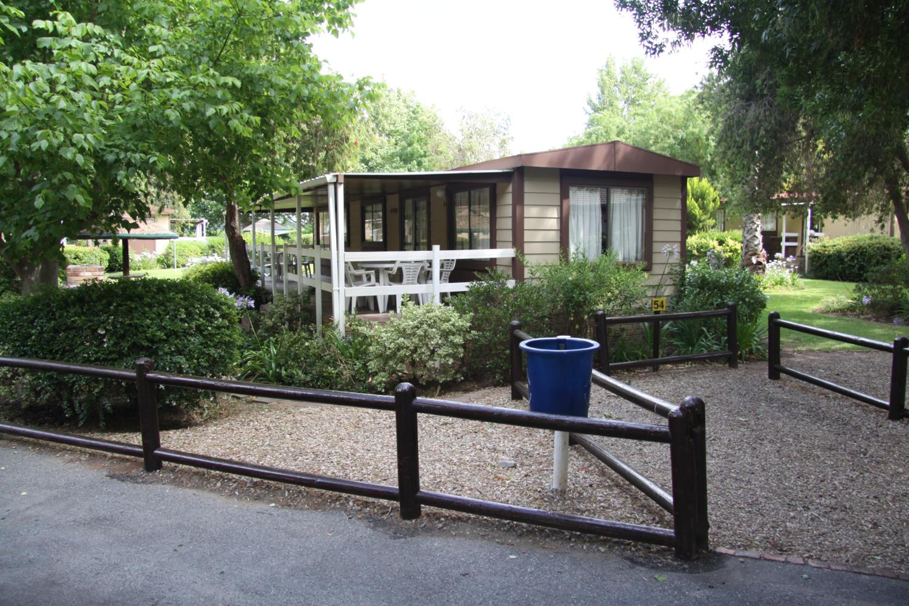 Bungalow (2 Adults + 2 Children)