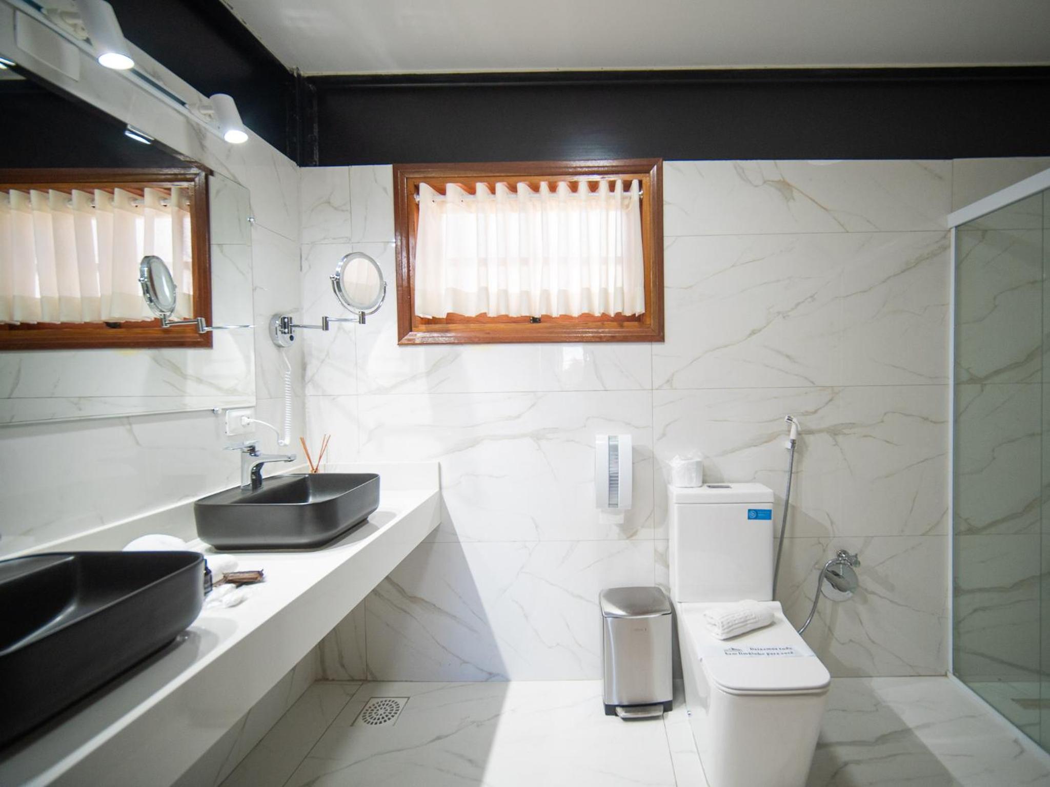 Premium Suite with Hydro and View