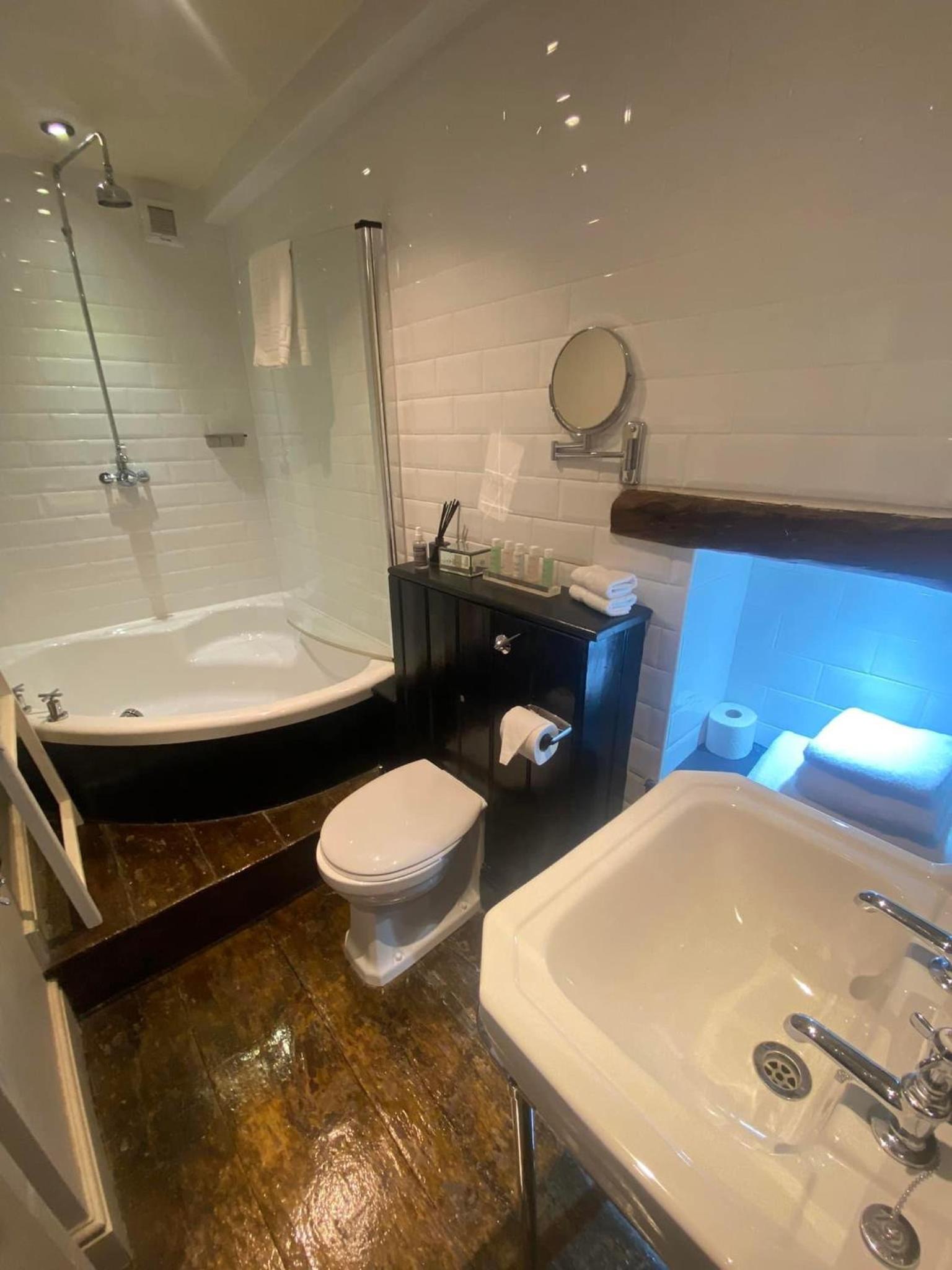 Superior Deluxe Double or Twin Room 