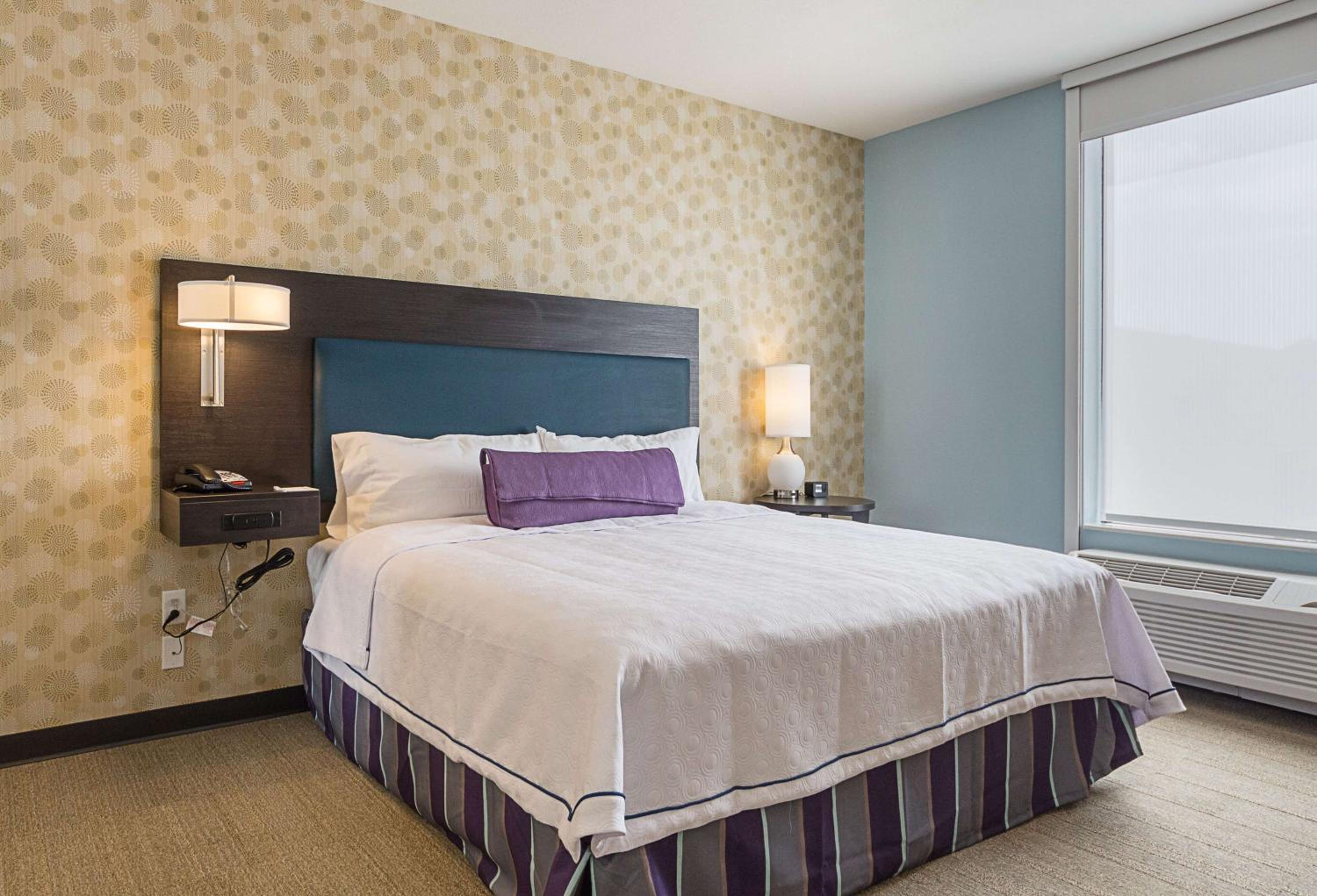 King Suite - Hearing Access/Non-Smoking