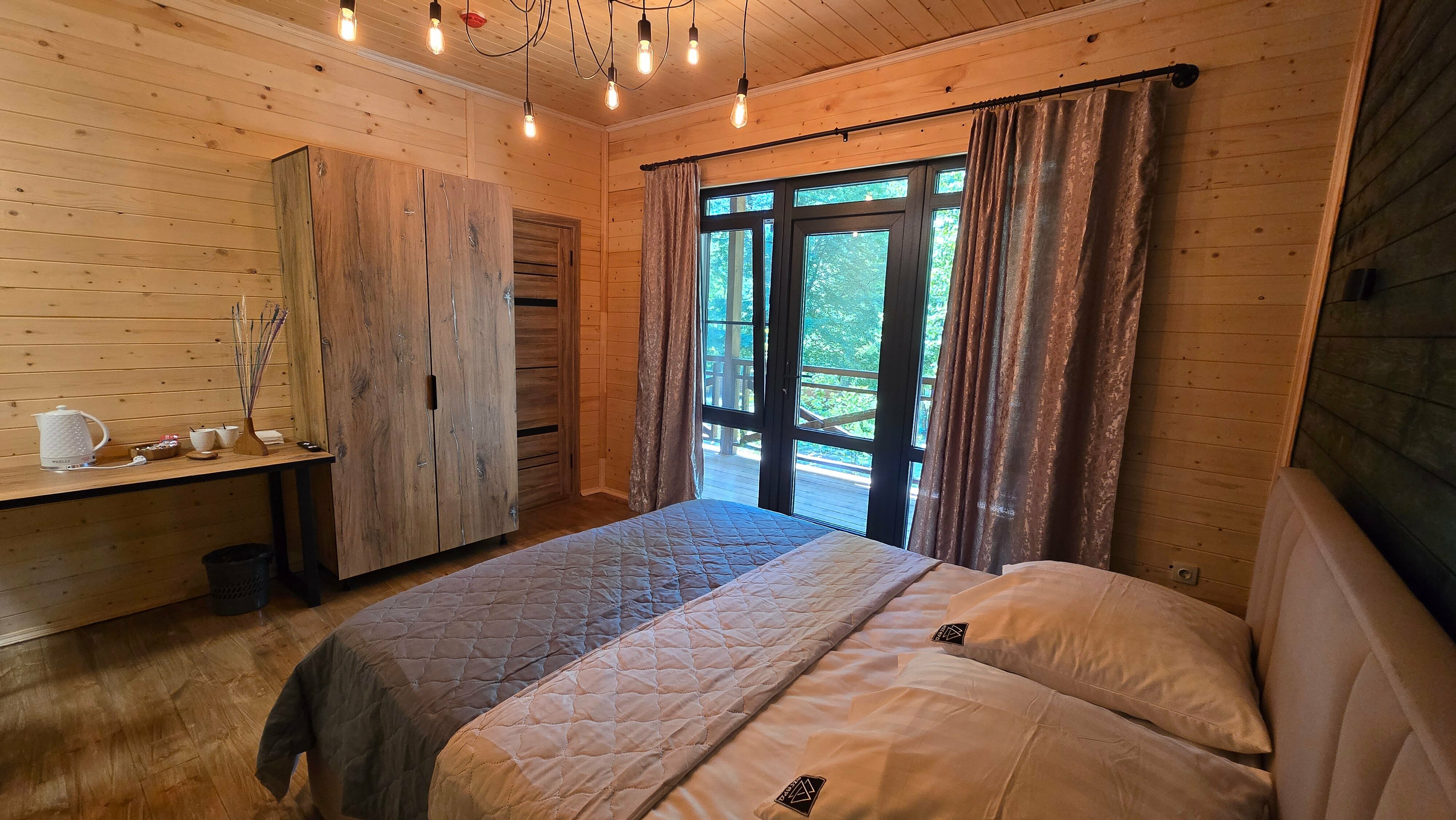 Двухместный номер Делюкс с 1 кроватью или 2 отдельными кроватями и балконом