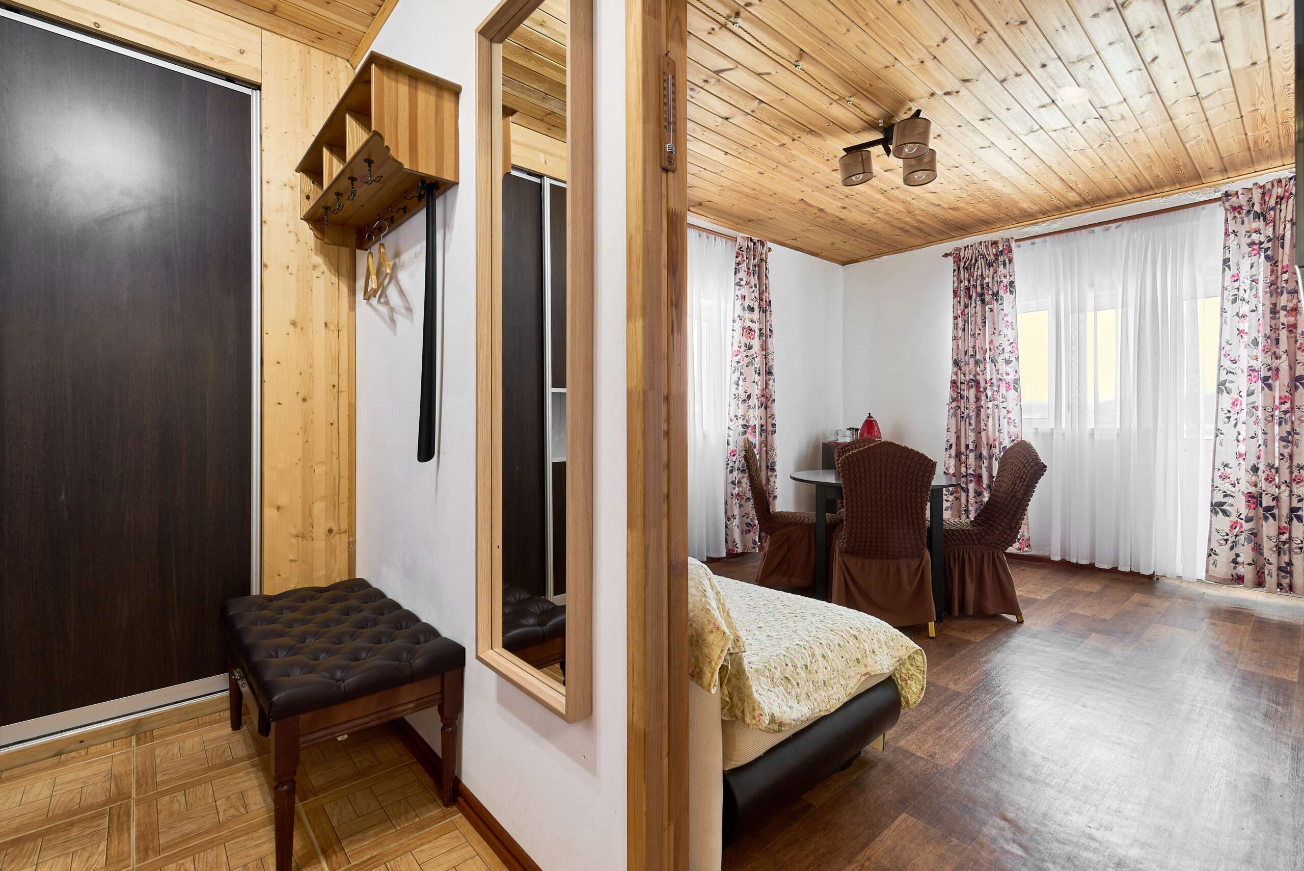 Апартаменты на 4-х гостей с выходом в сад