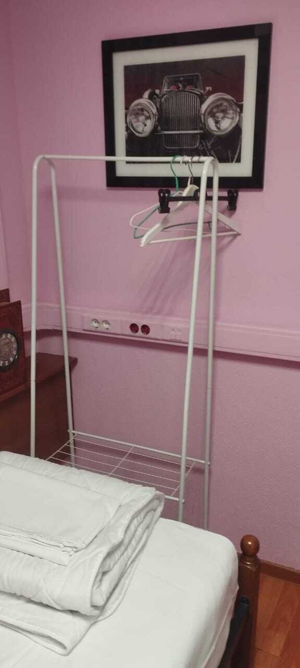 Одноместный номер с общим душем и туалетом