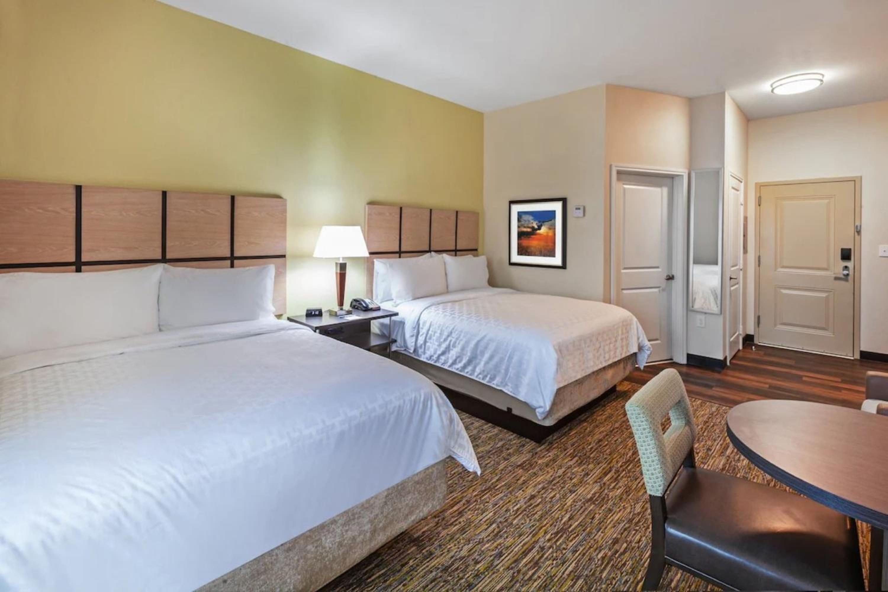 Queen Studio Suite with Two Queen Beds - Mobility Access Tub/Non-Smoking
