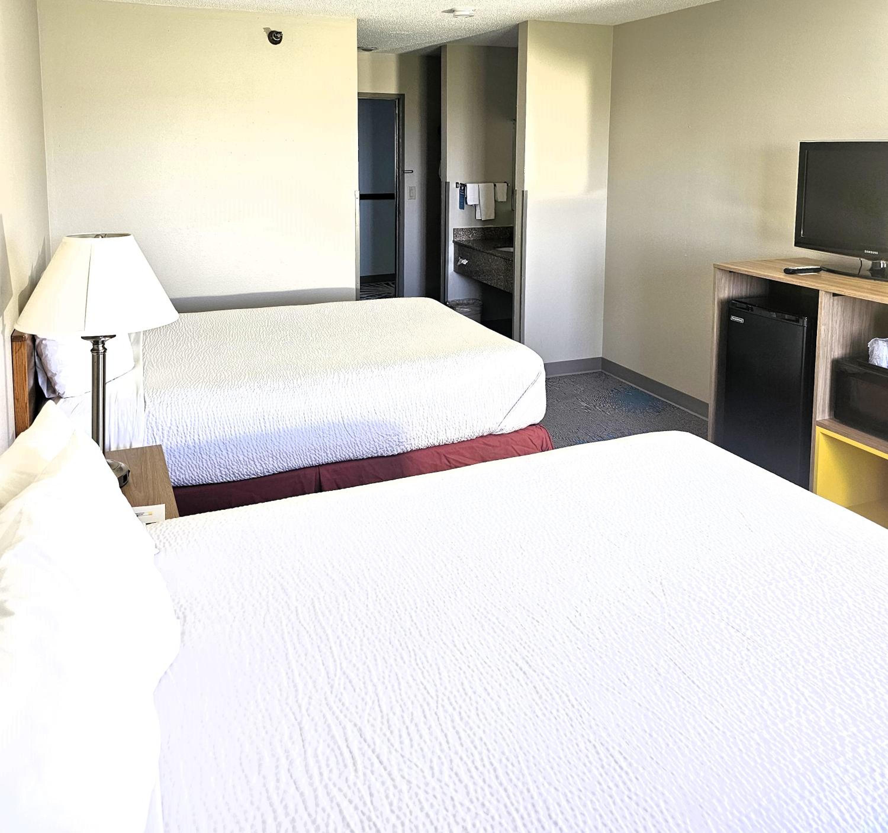 Queen Room with Two Queen Beds - Non-Smoking