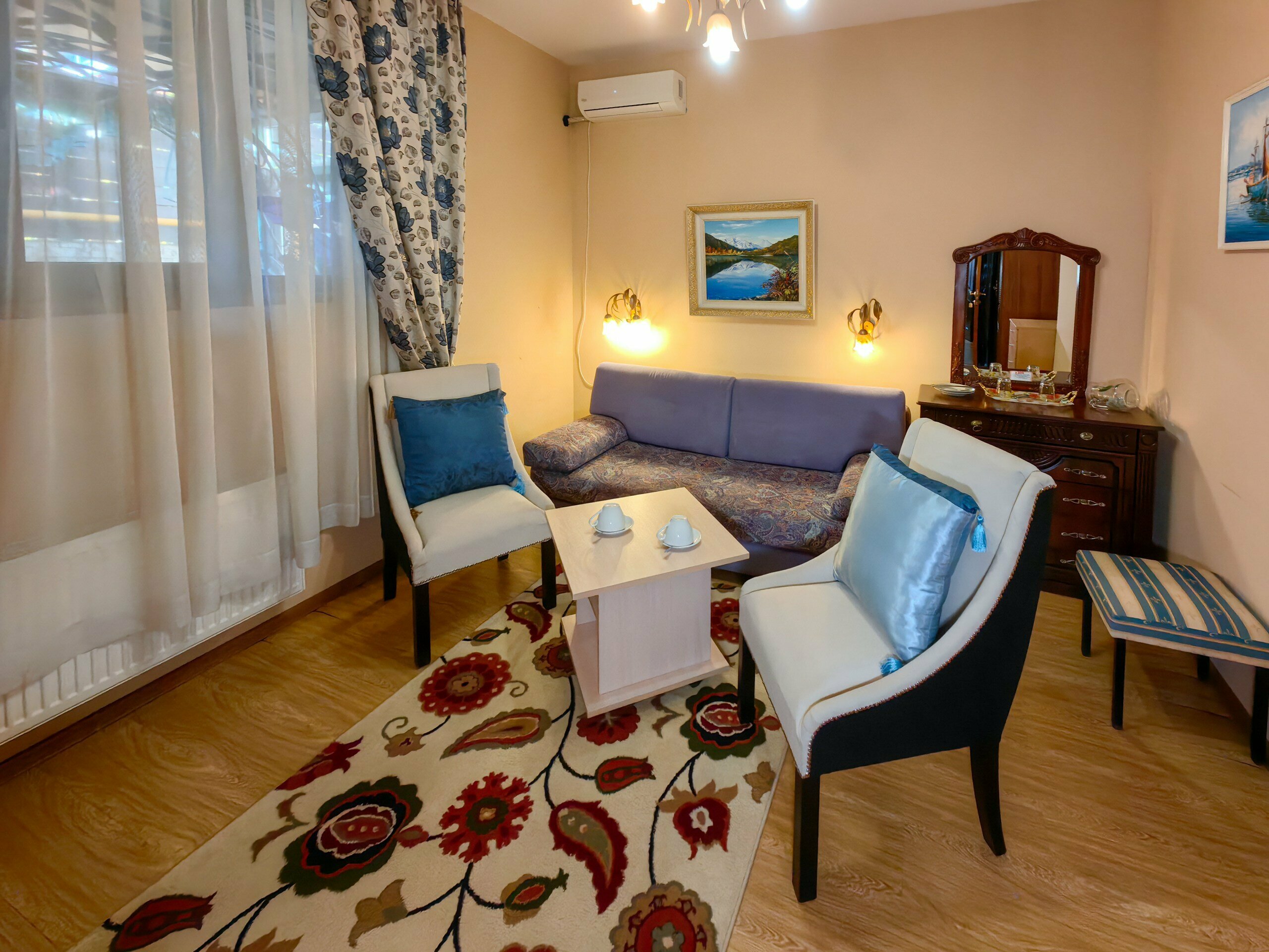 Двухкомнатная комната "Люкс"