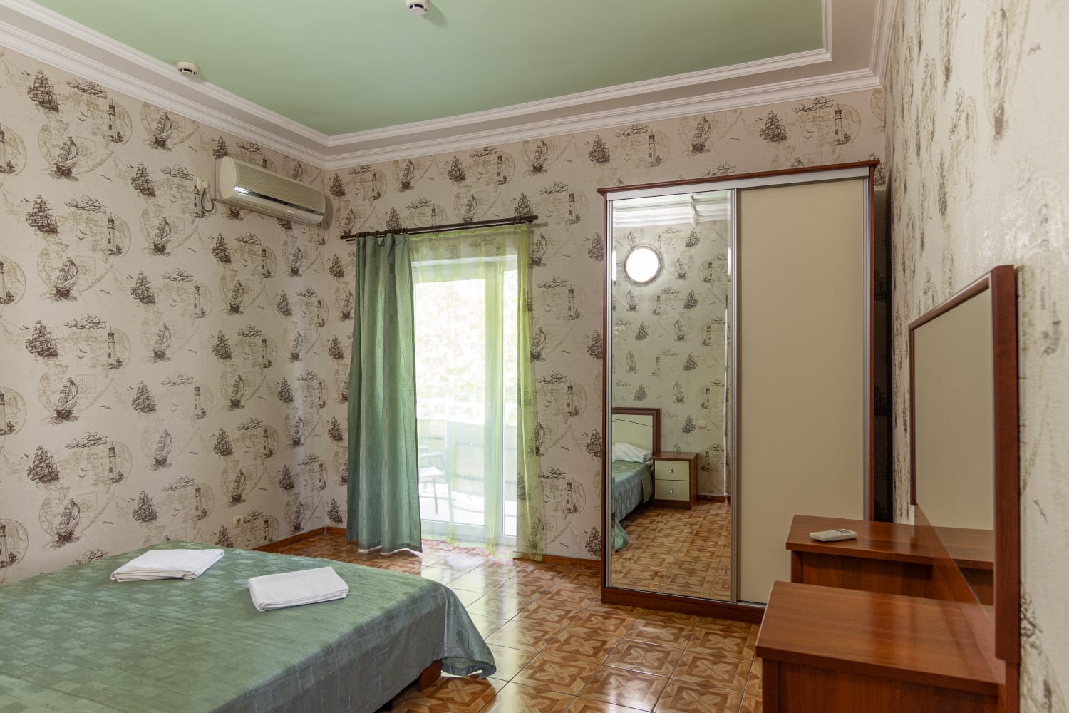 Семейный номер с балконом