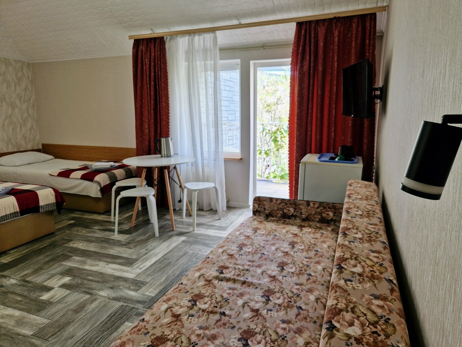 Семейный номер с балконом