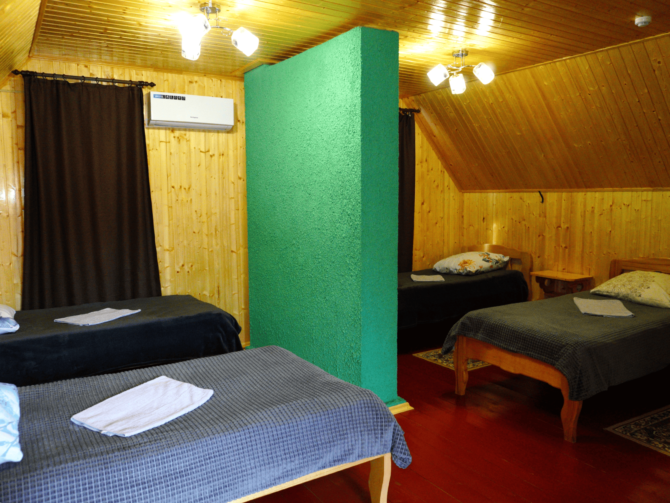 Четырехместный номер с  раздельными кроватями