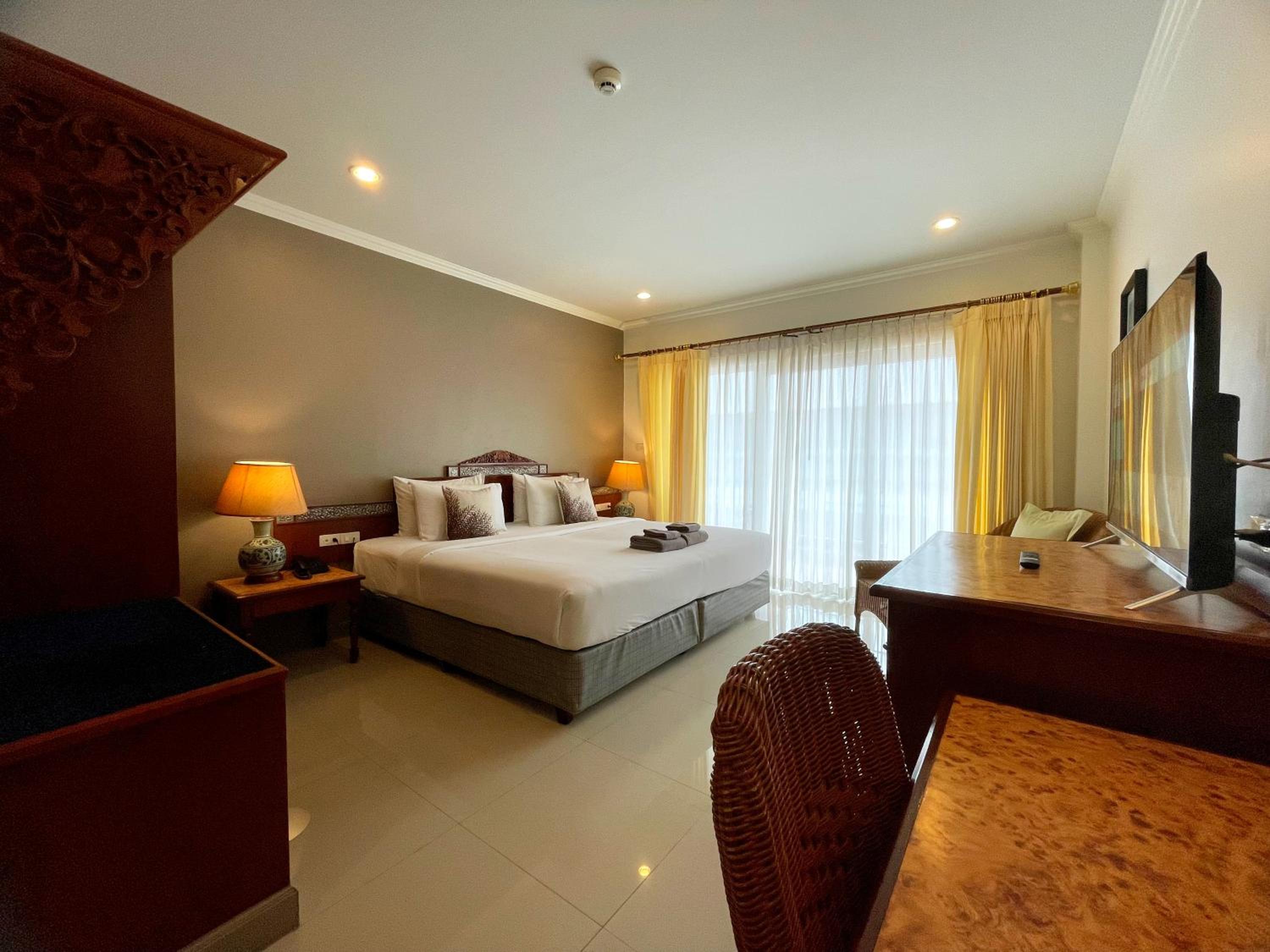 Deluxe Double Room with Balcony