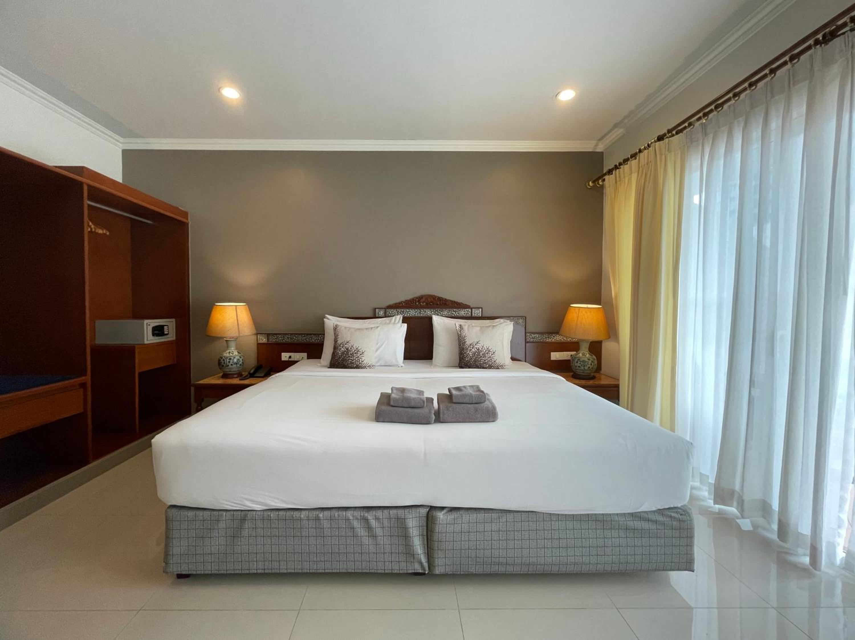 Deluxe Double Room with Balcony