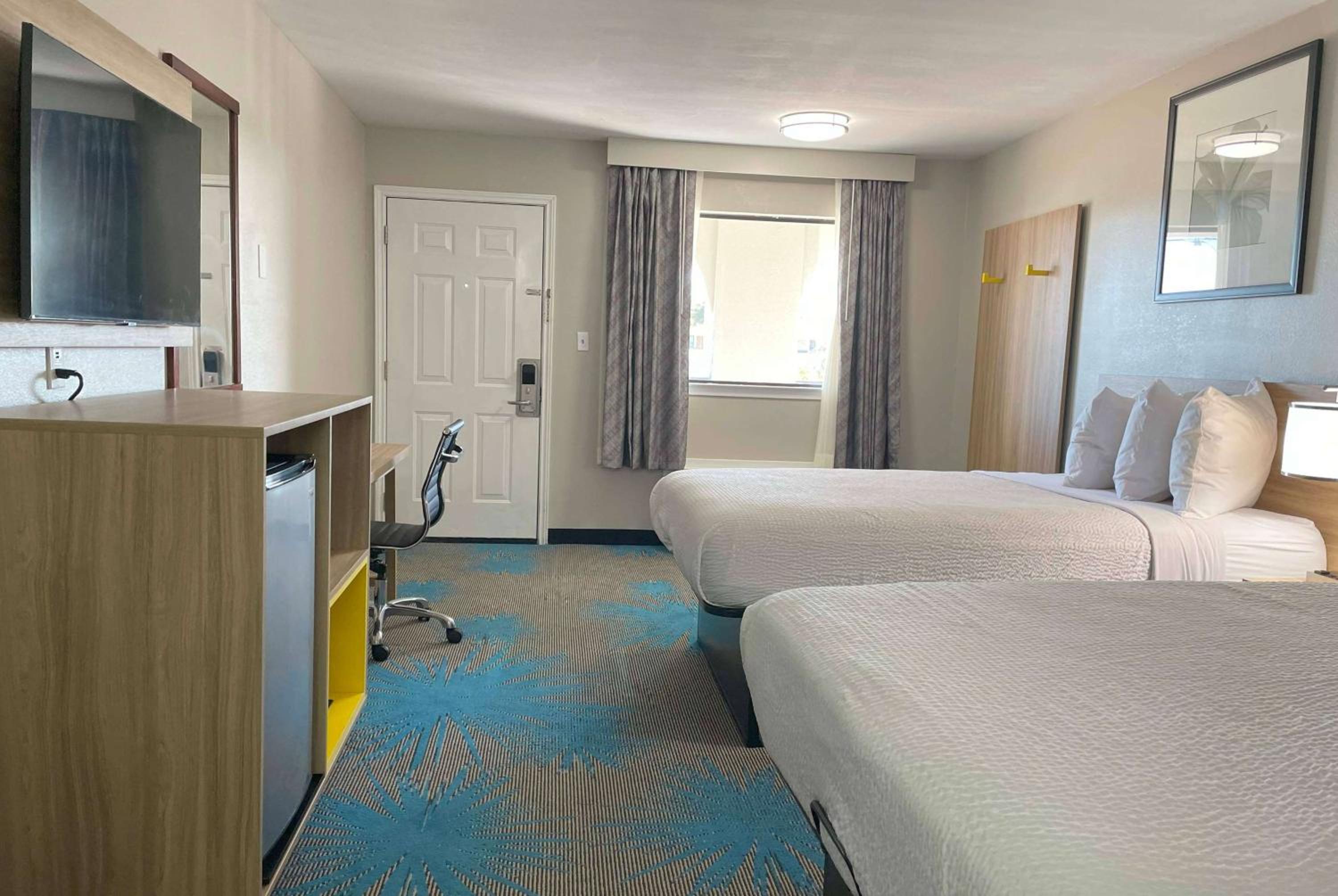 Deluxe Double Room with Two Double Beds - Non-Smoking