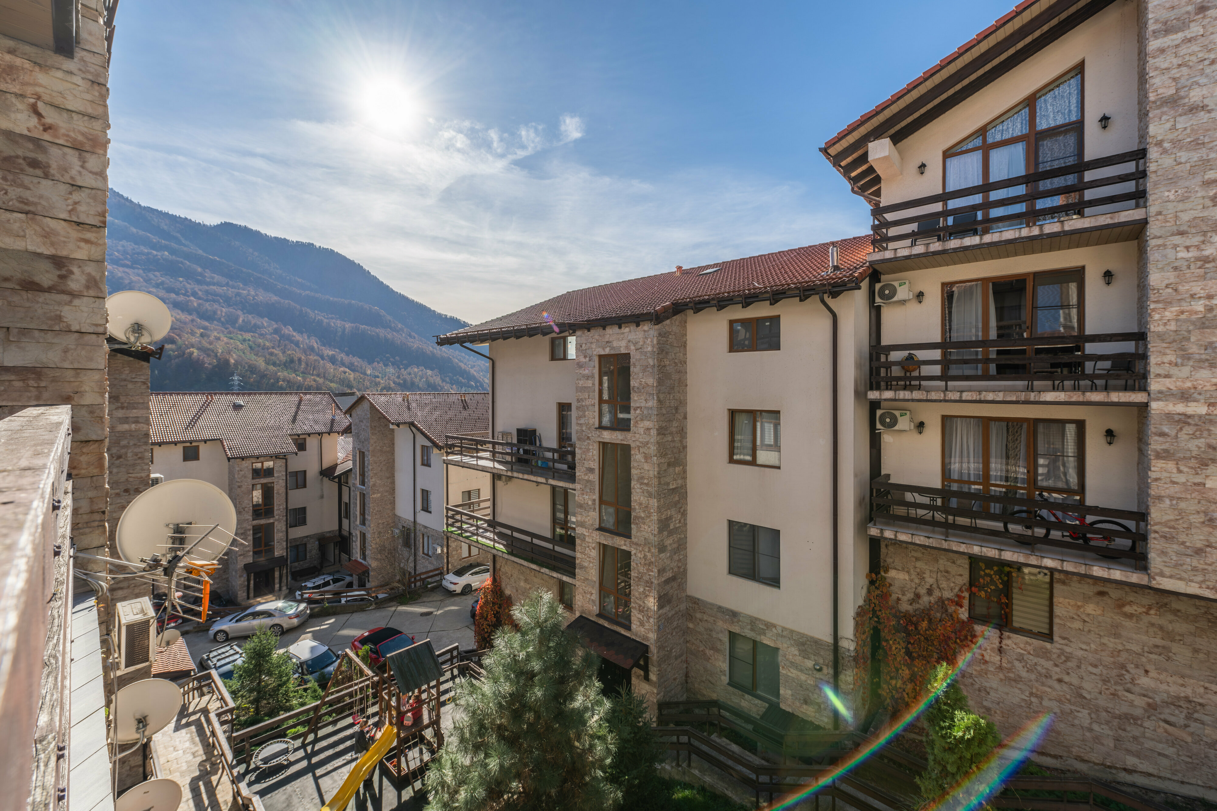 АПАРТАМЕНТЫ «ЗОЛОТЫЕ ЛУЧИ ГОР» |№7 | 3 этаж