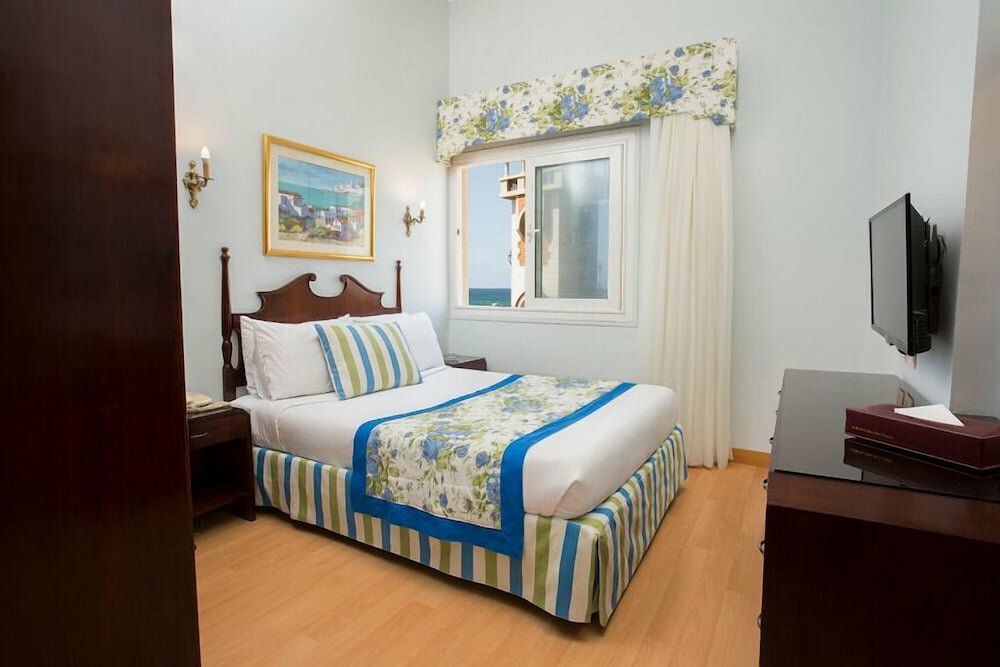 Suite, Sea View