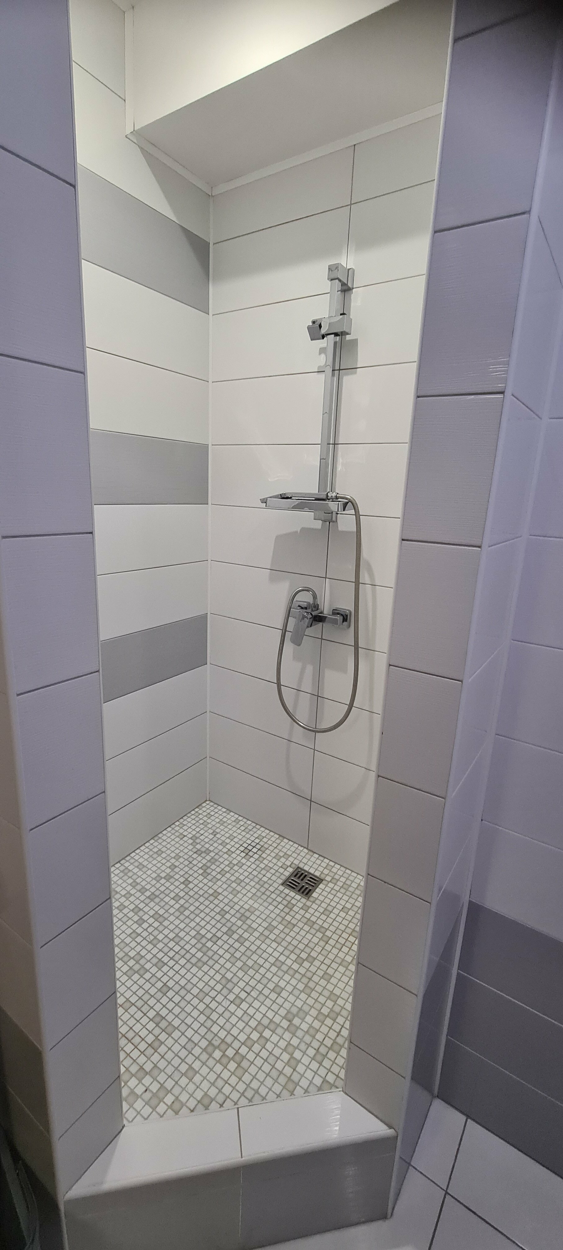 Стандарт "Фиолетовый" с  балконом с мини-кухней и с двуспальной кроватью