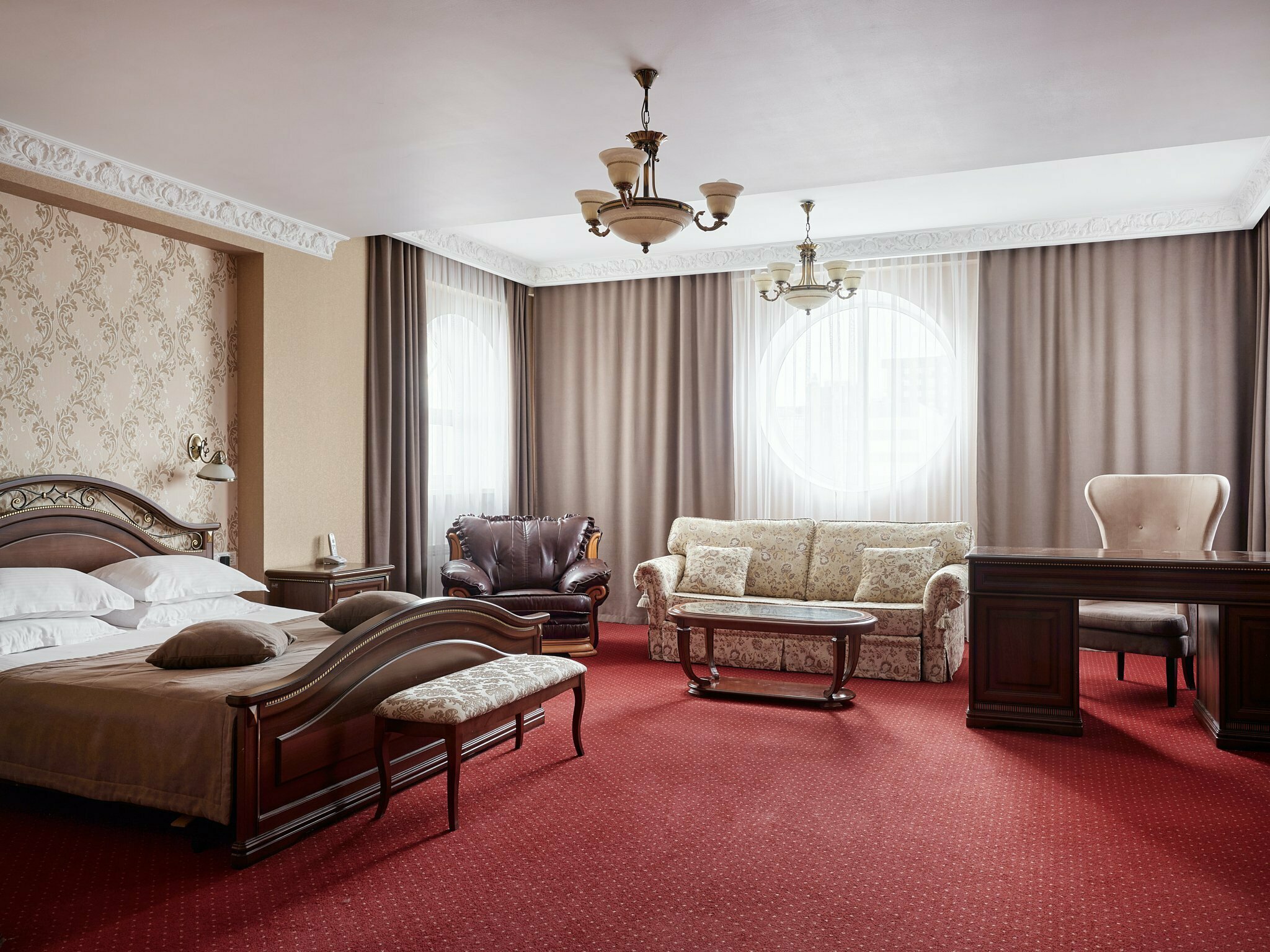 Джуниор Сюит