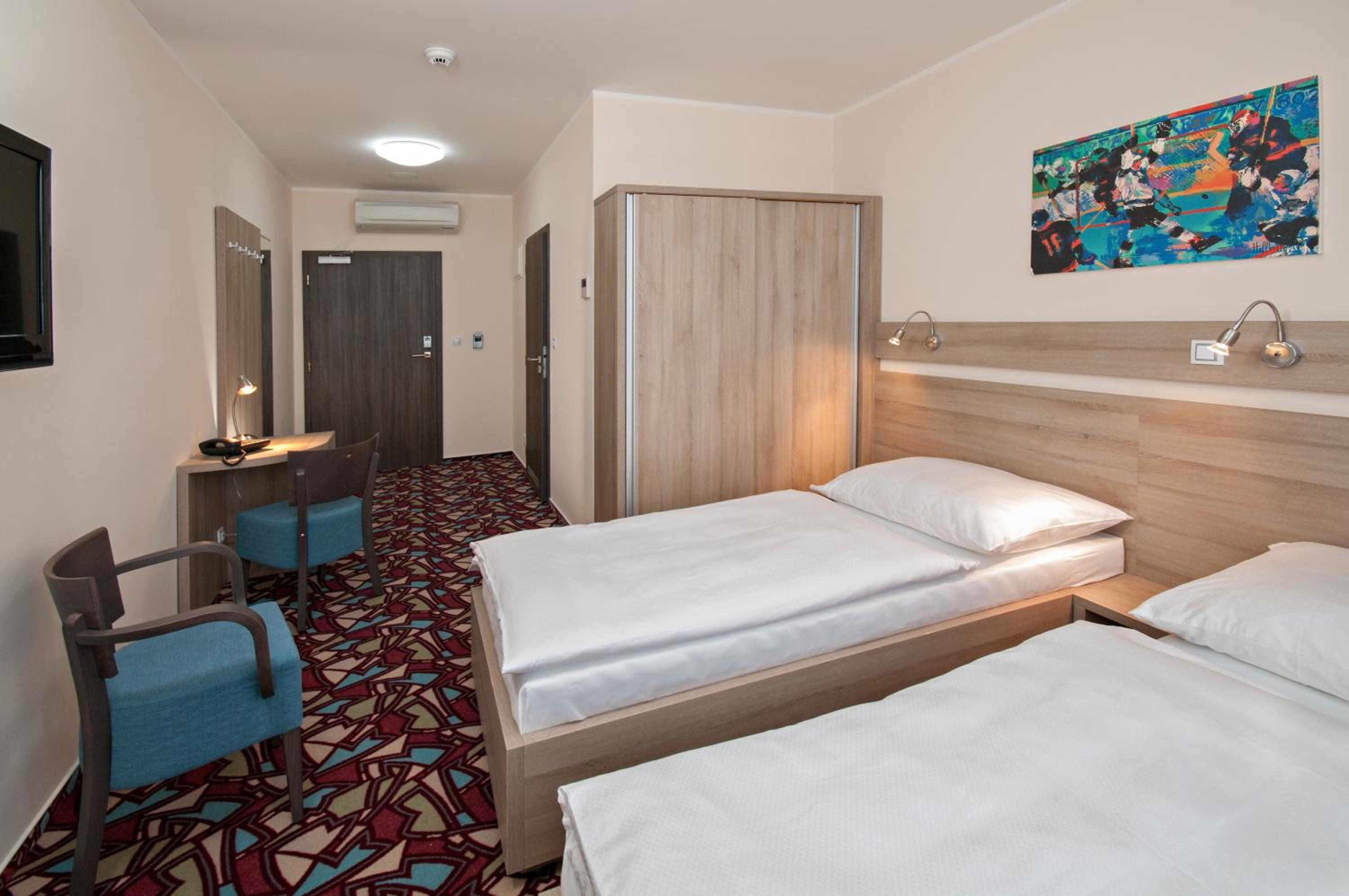 Standard Twin Room