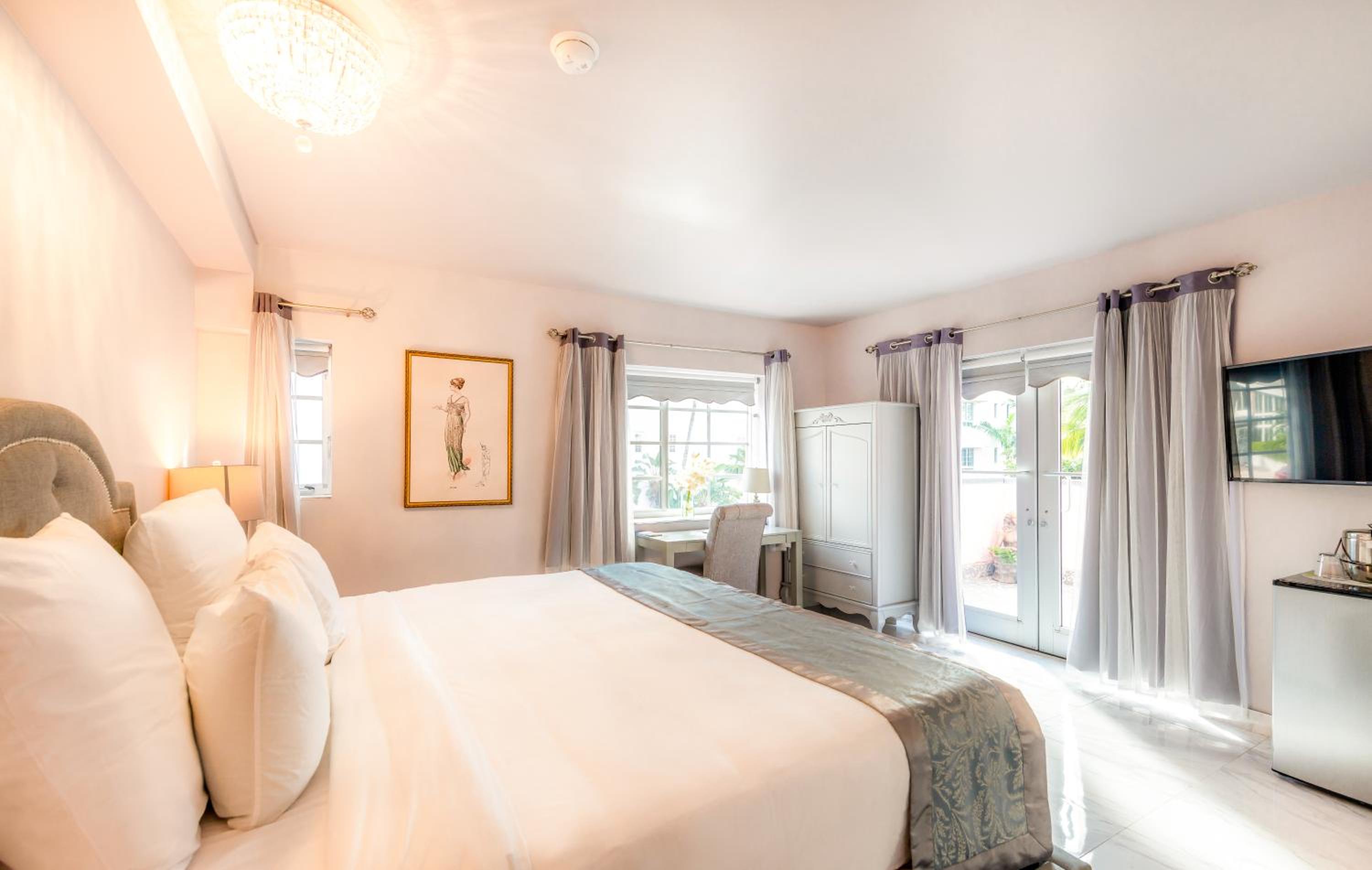 Junior Studio Suite with Balcony