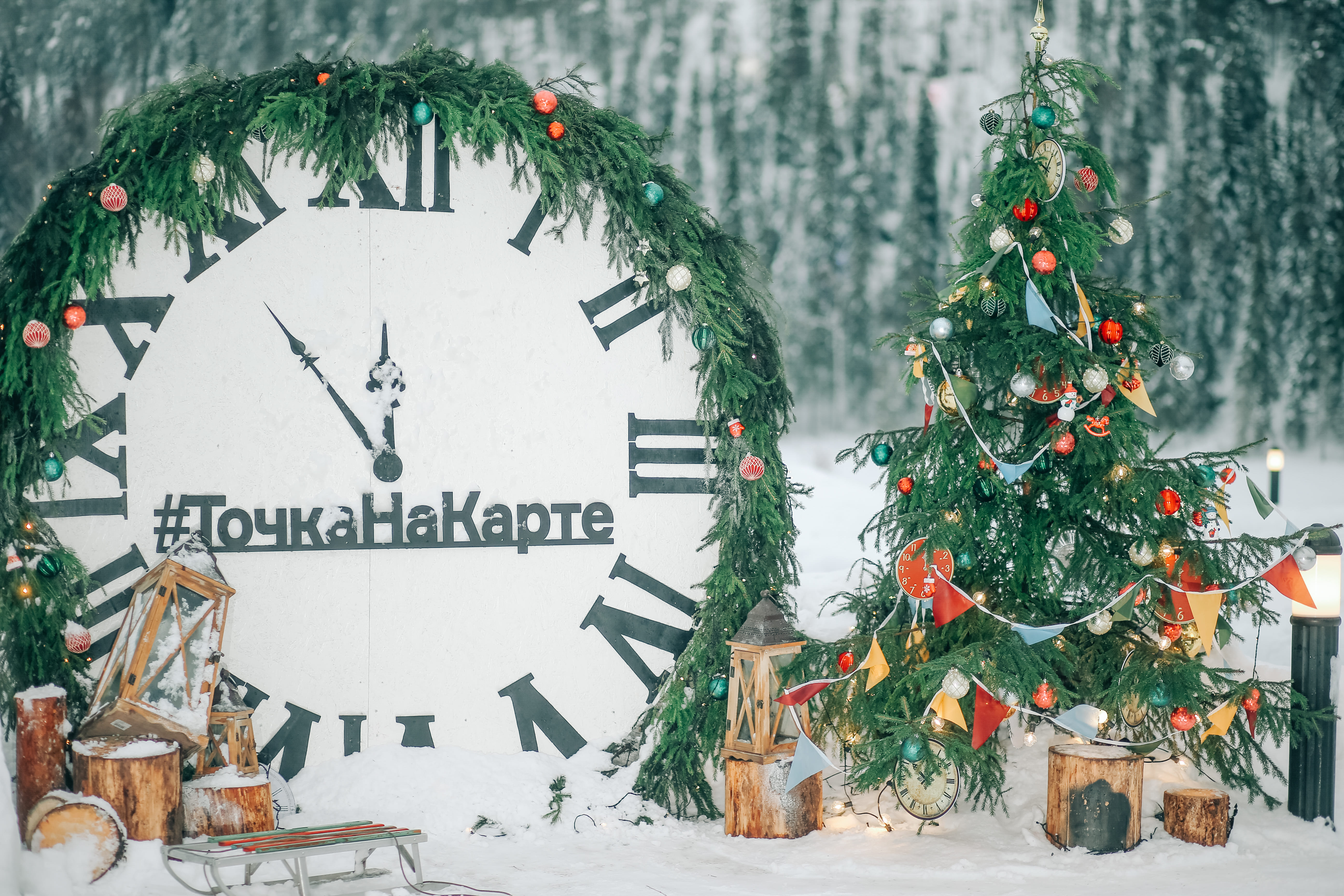 Стандарт с уличными гуляниями, праздничным столом под открытым небом и бранчем