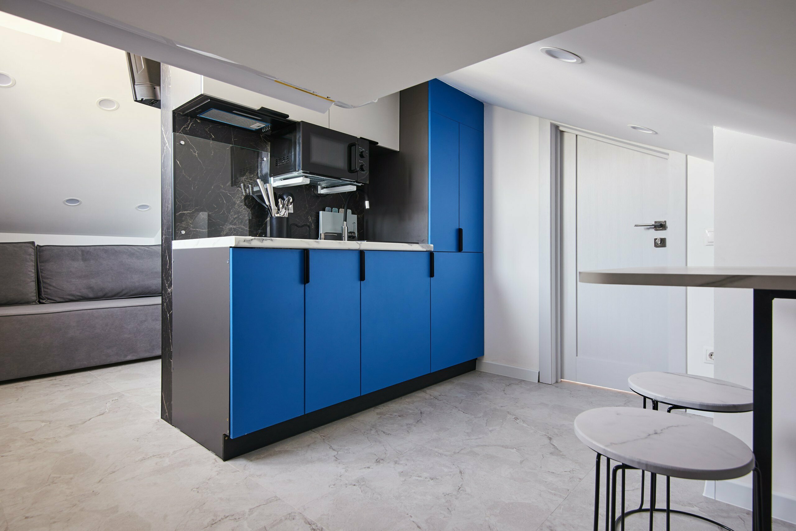 Номер-студия с диваном-кроватью