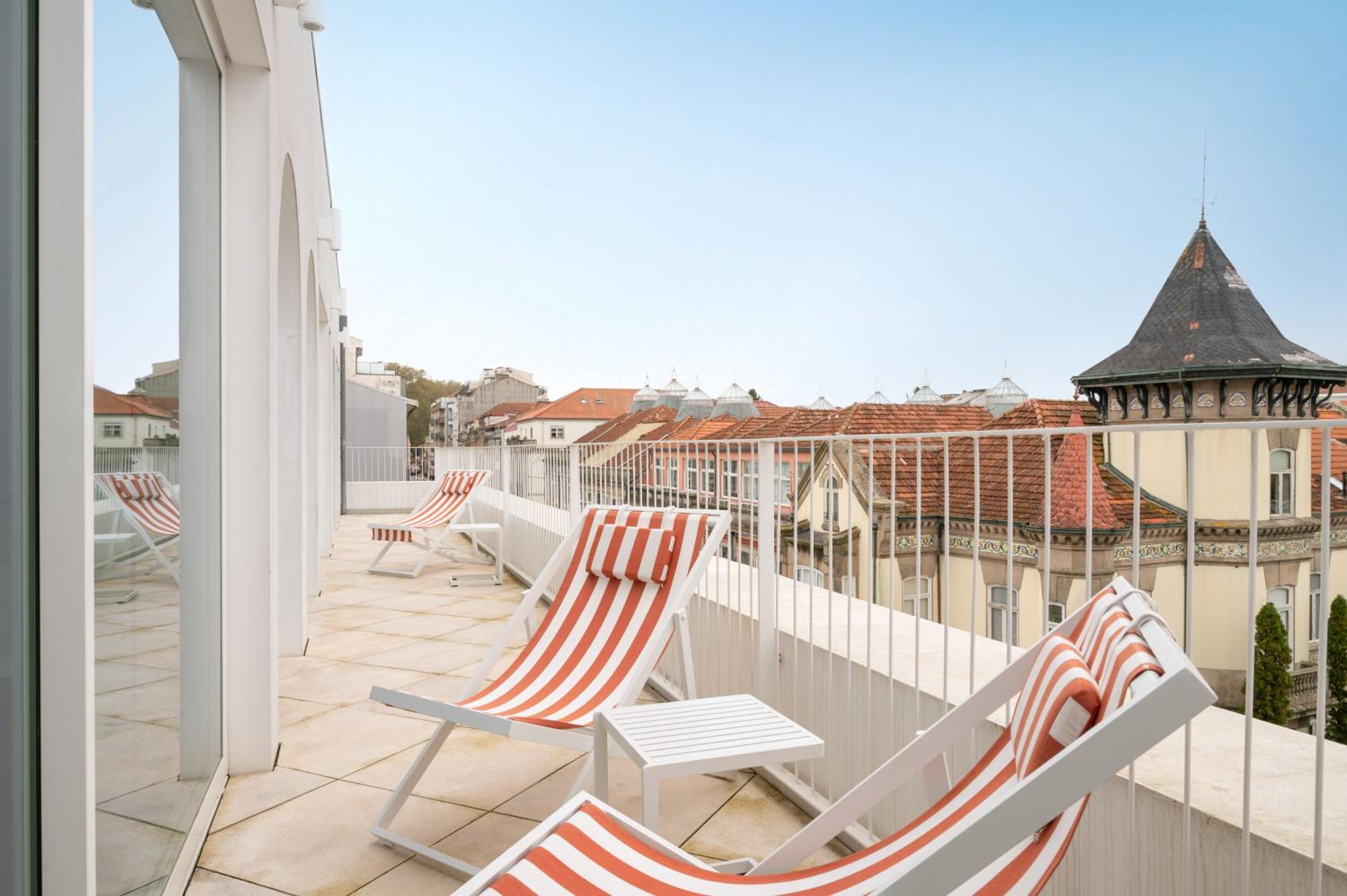Superior Single/Double Apartment with Balcony and City View