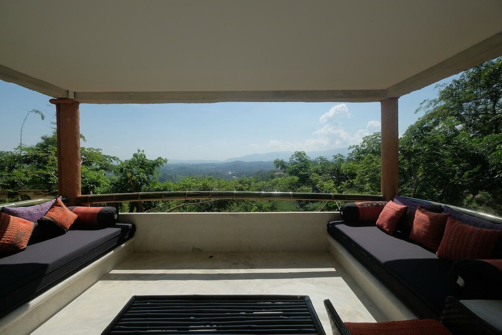 Family Room, 2 Bedrooms