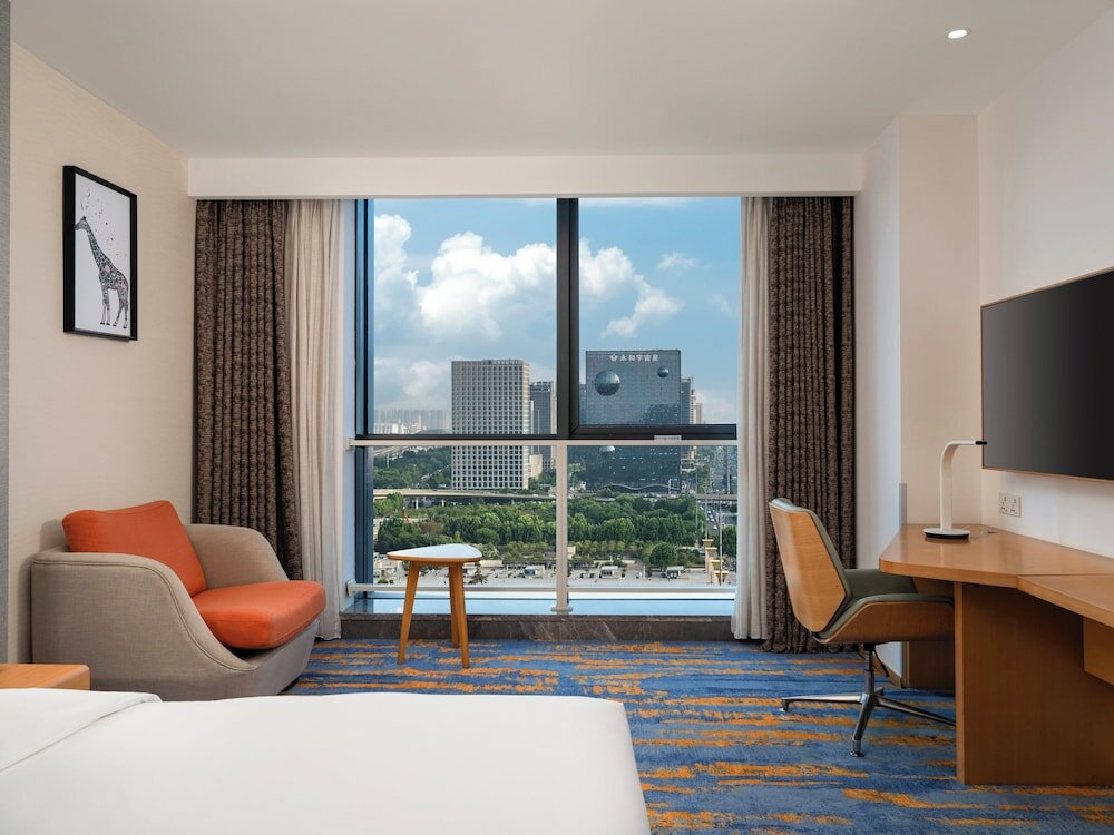 Standard Room, 1 King Bed, City View