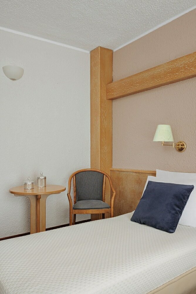 Classic Room, 3 Twin Beds, City View