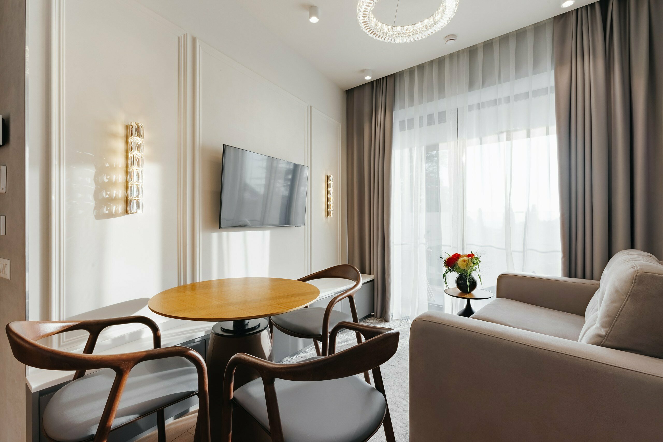 Двухкомнатный люкс с видом на море