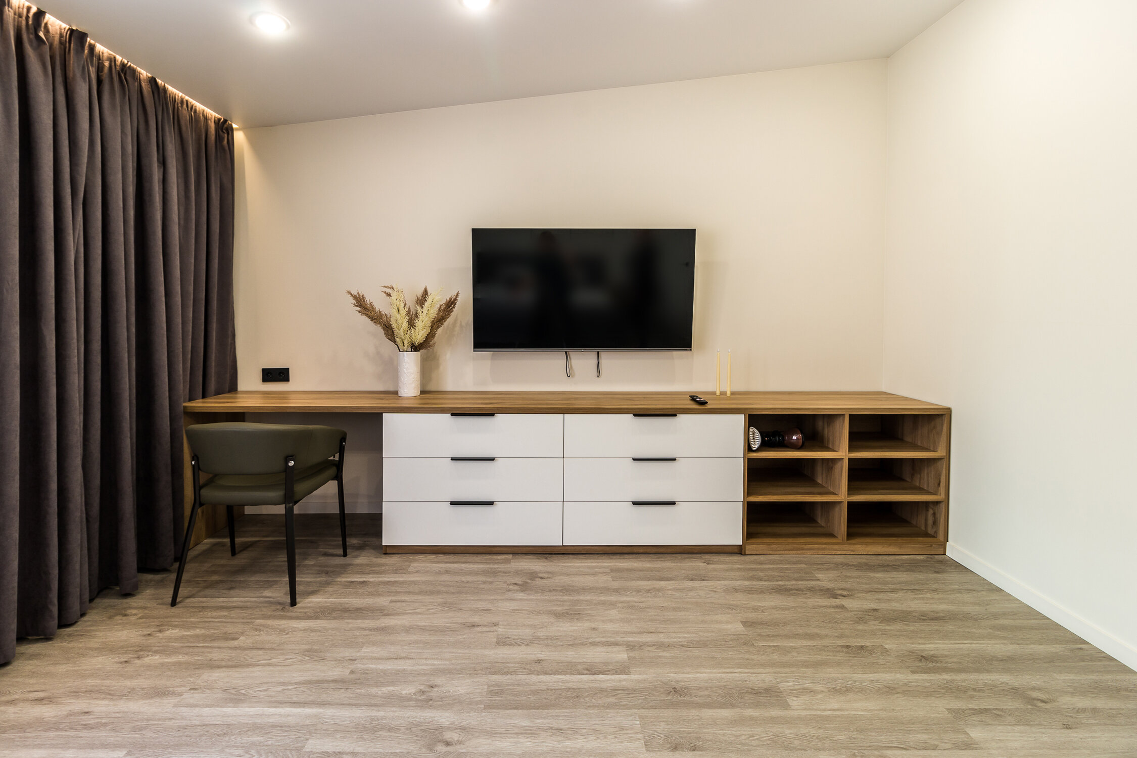 Люкс с кроватью размера «king-size» и балконом