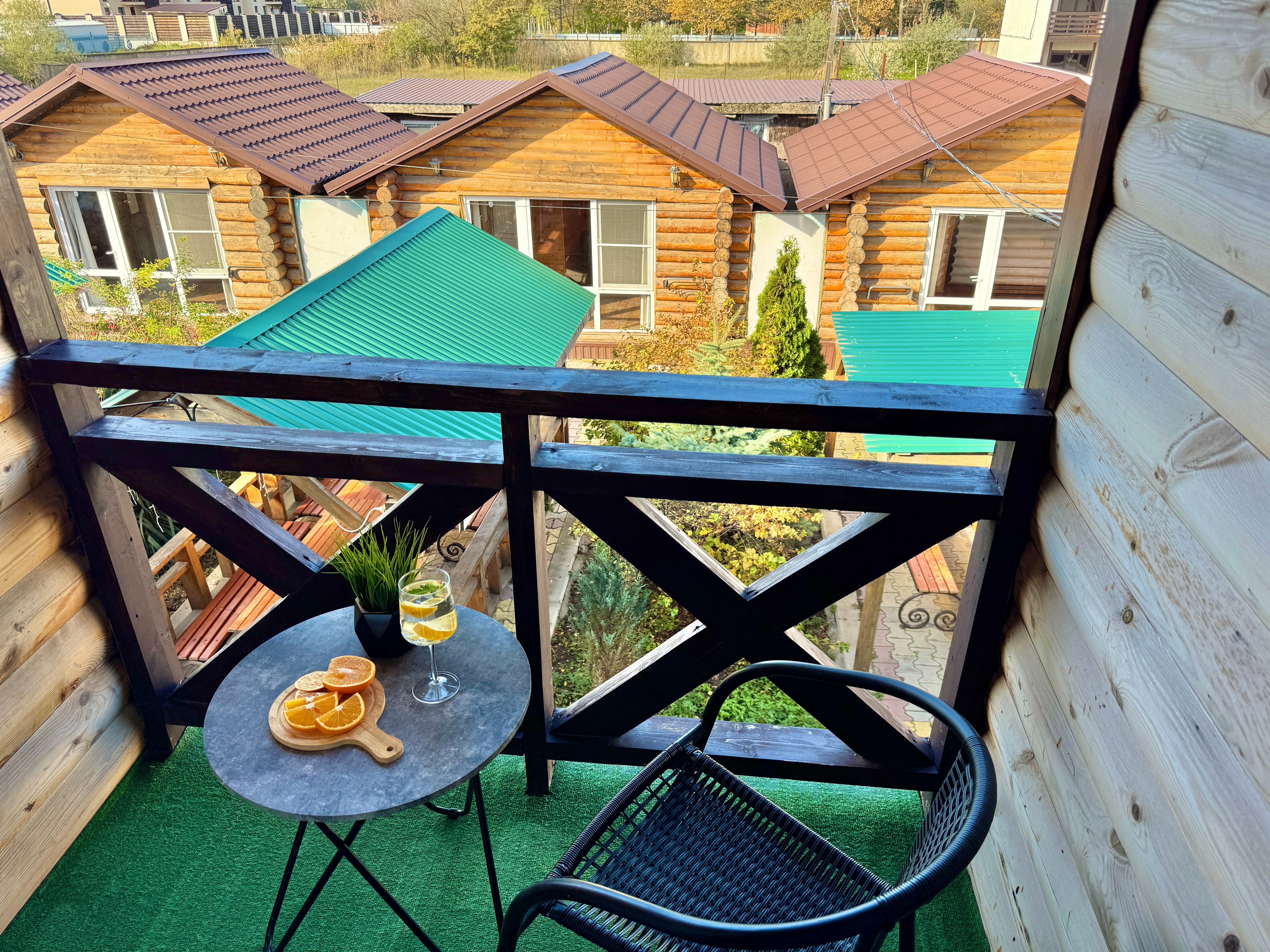 2-х комнатный 2-х этажный дом с балконом на 6-8 человек