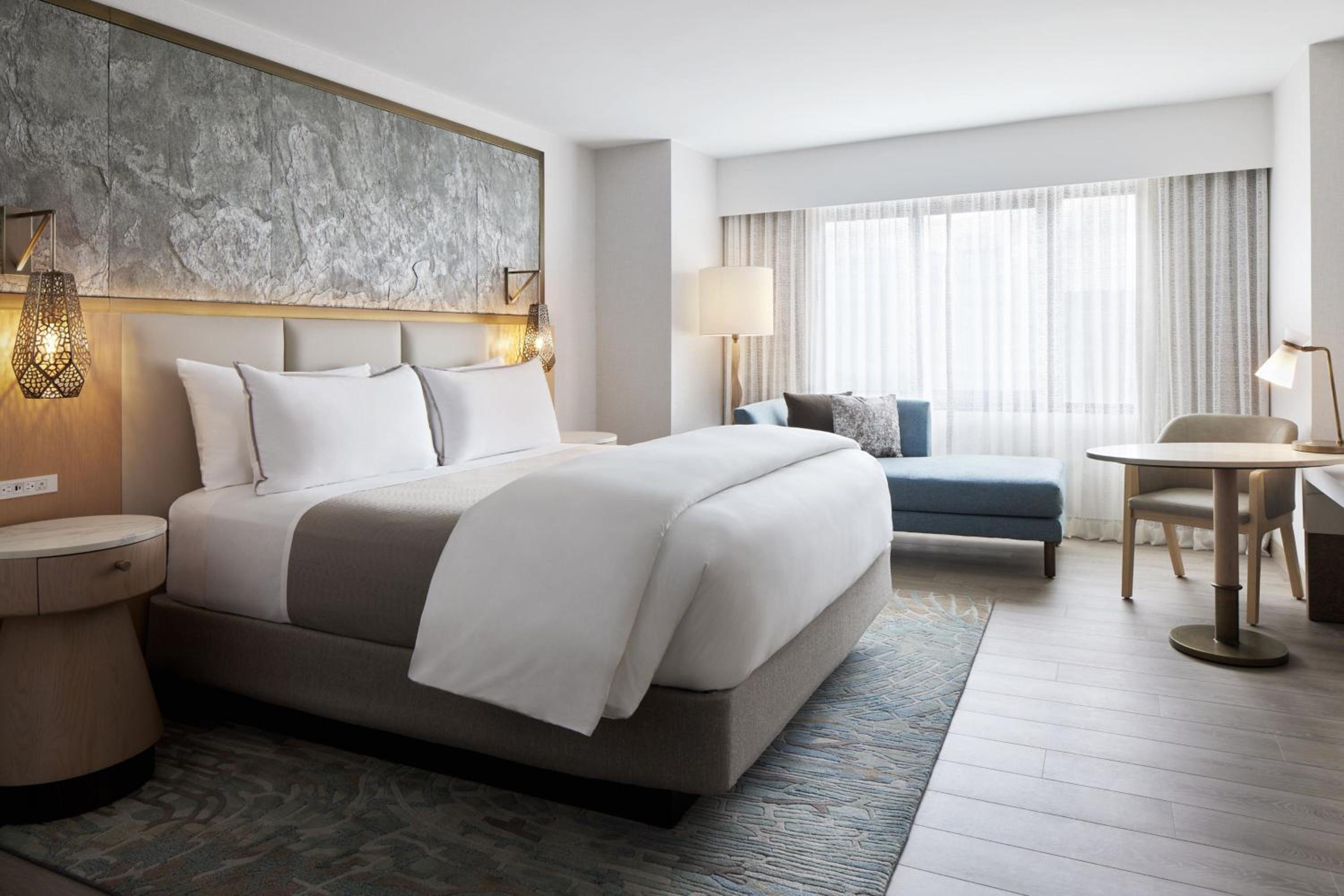 Deluxe King Room - Hearing Accessible