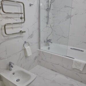 Новый Комфорт с одной двуспальной кроватью