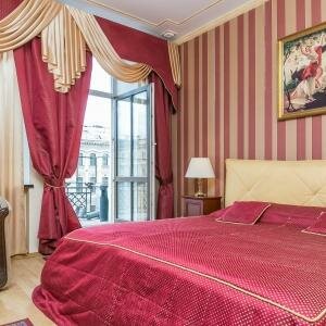 Люкс с кроватью King-Size и балконом