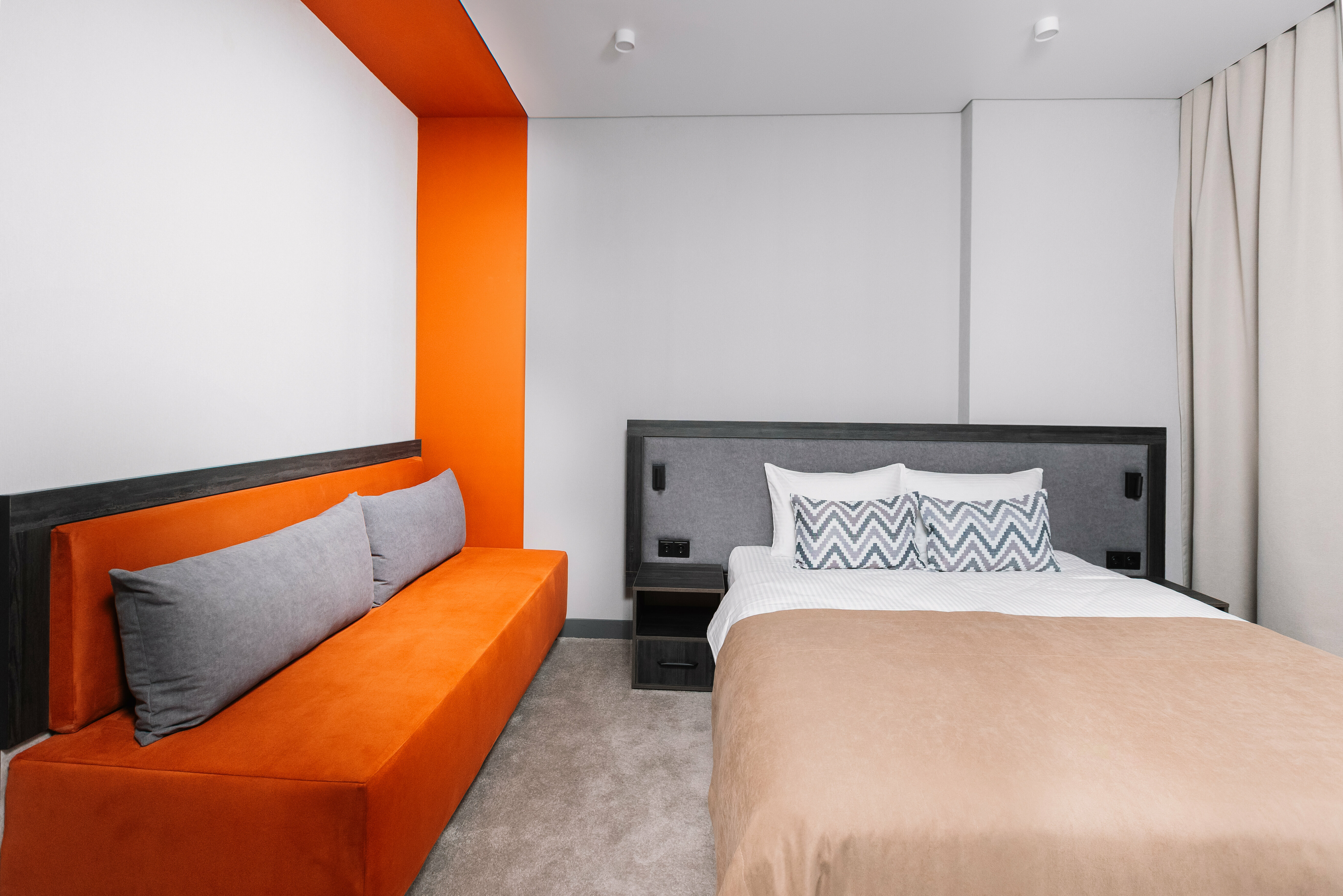 Стандартный  двухместный номер с 1 кроватью или 2 отдельными кроватями и балконом