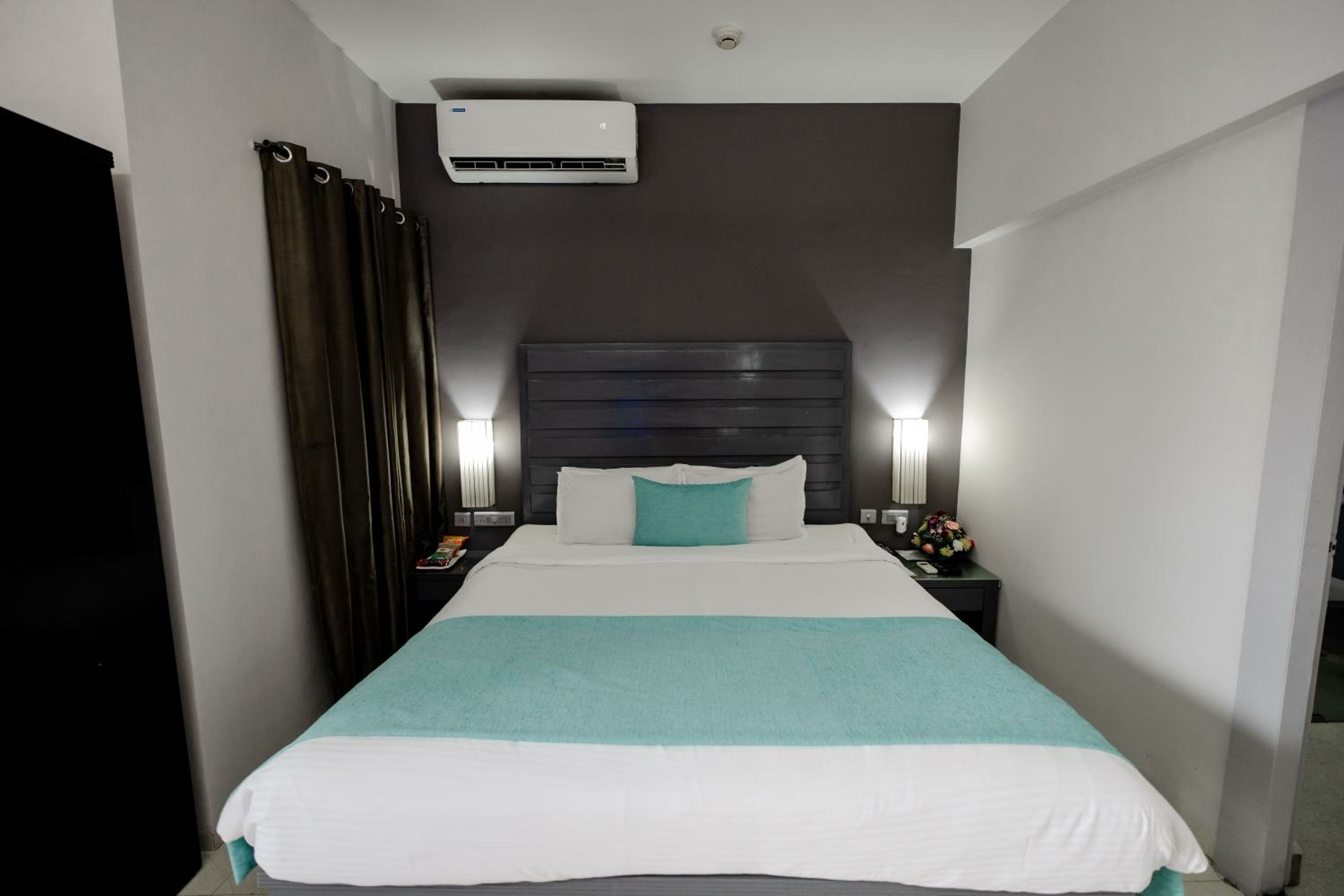 Luxury  Pool View Suite with living room & balcony	