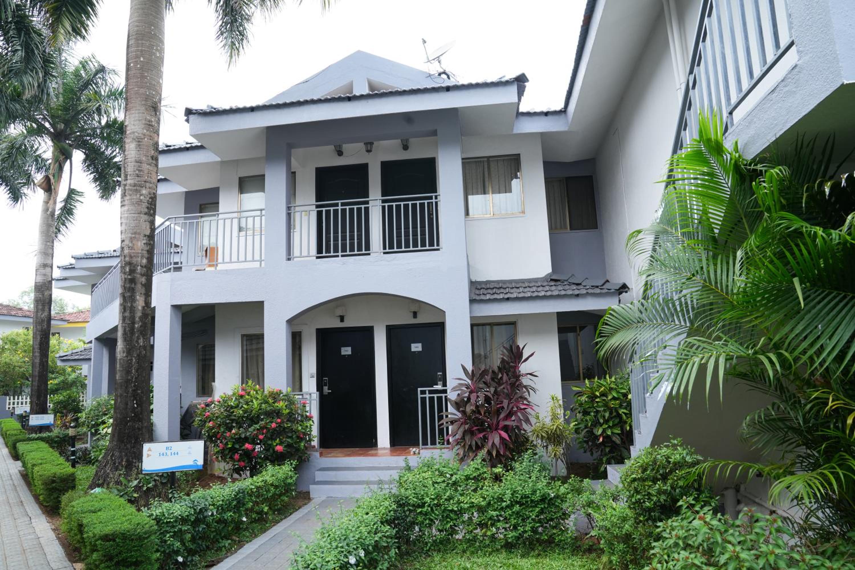 Superior Garden View Room with Balcony