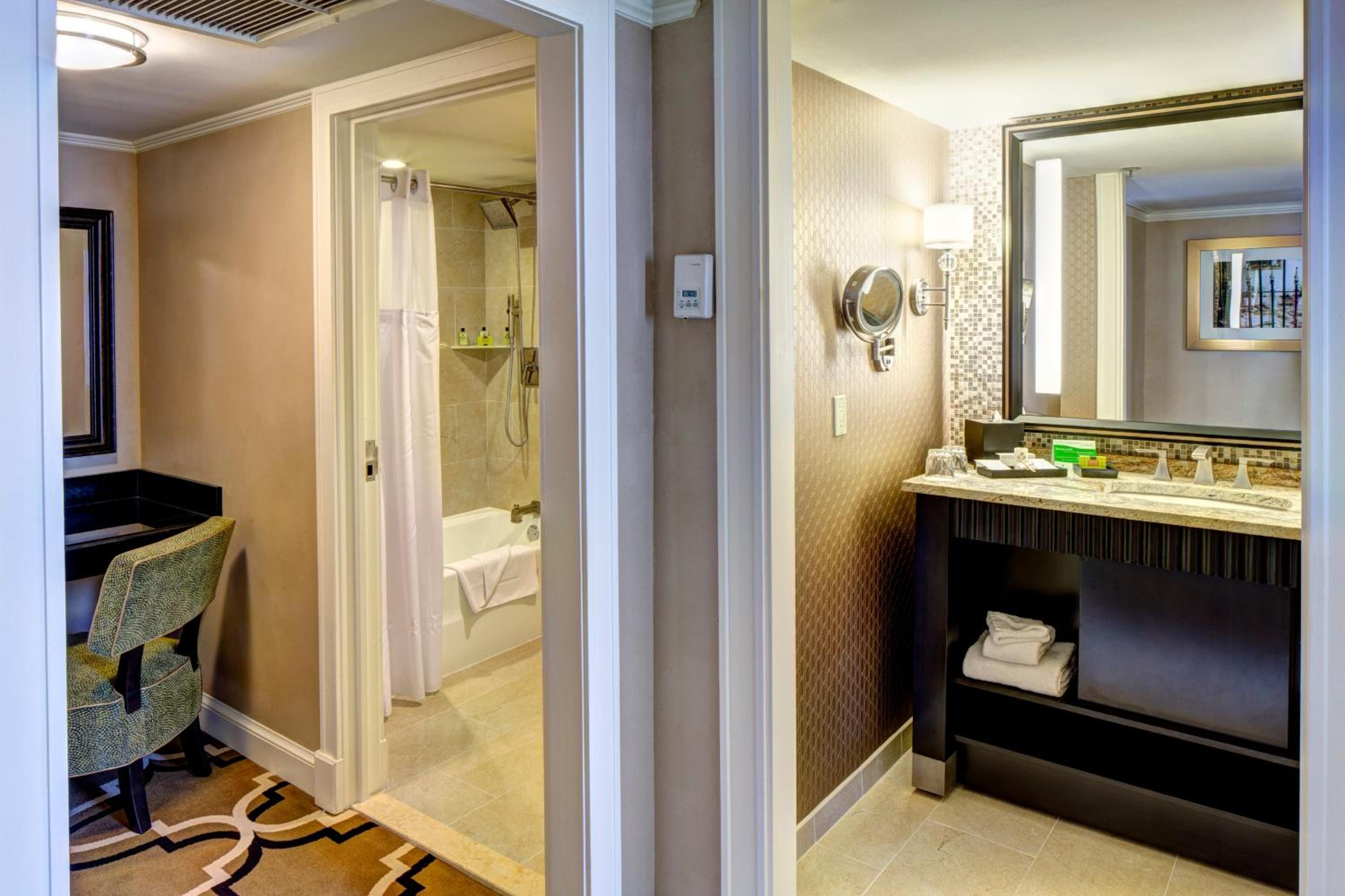 One-Bedroom Suite with Sofa Bed