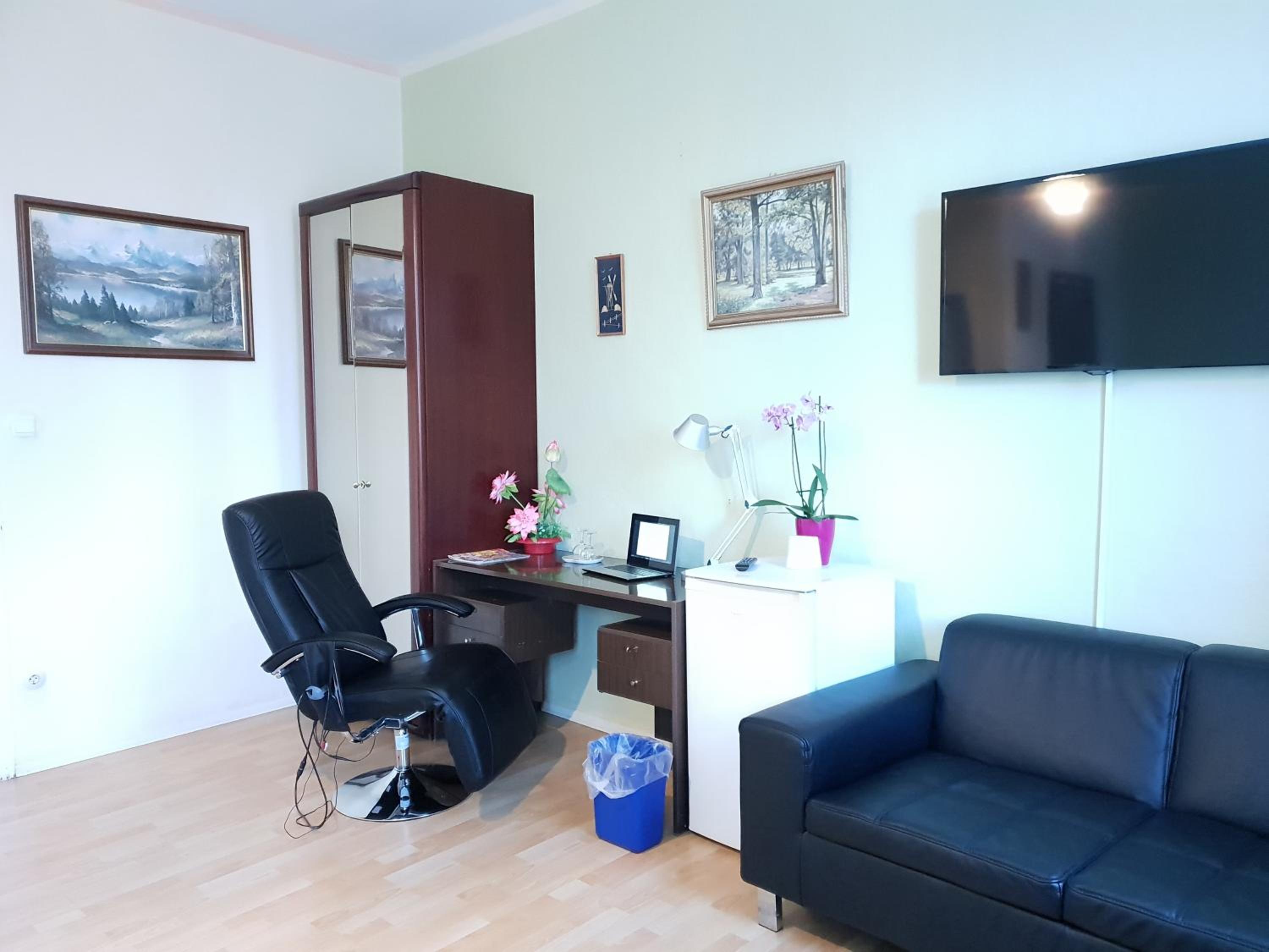 Deluxe Double Room with Shower