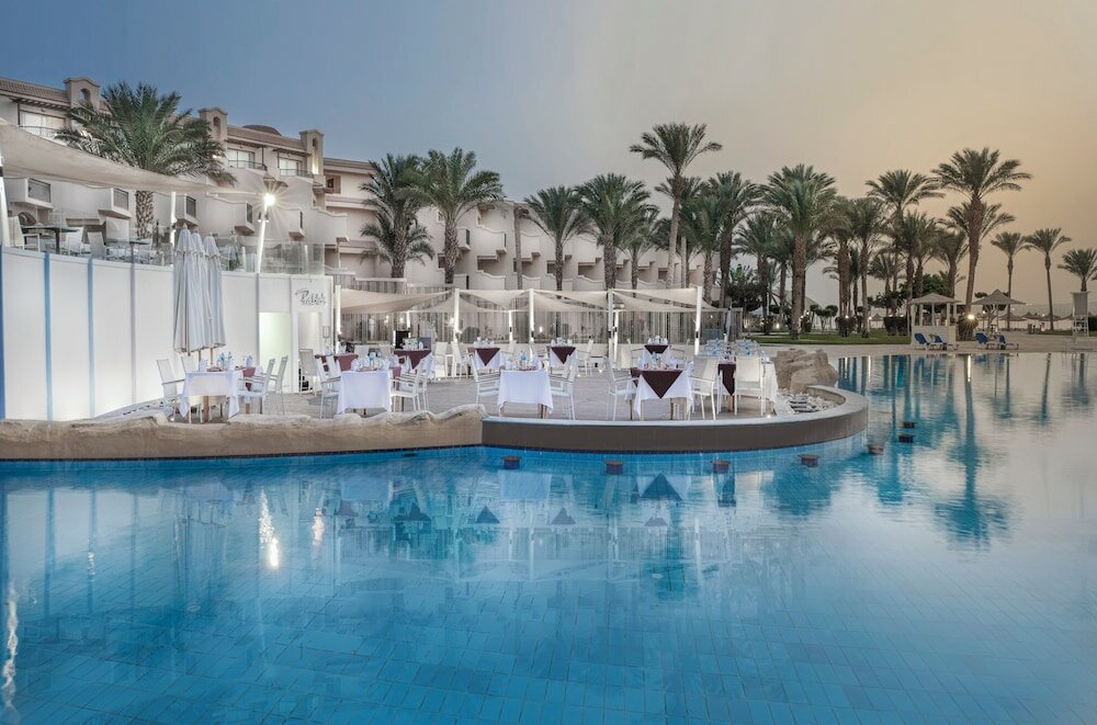 Superior Pool or Side Sea View