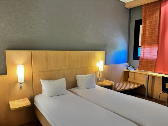 Twin Room For Single Use
