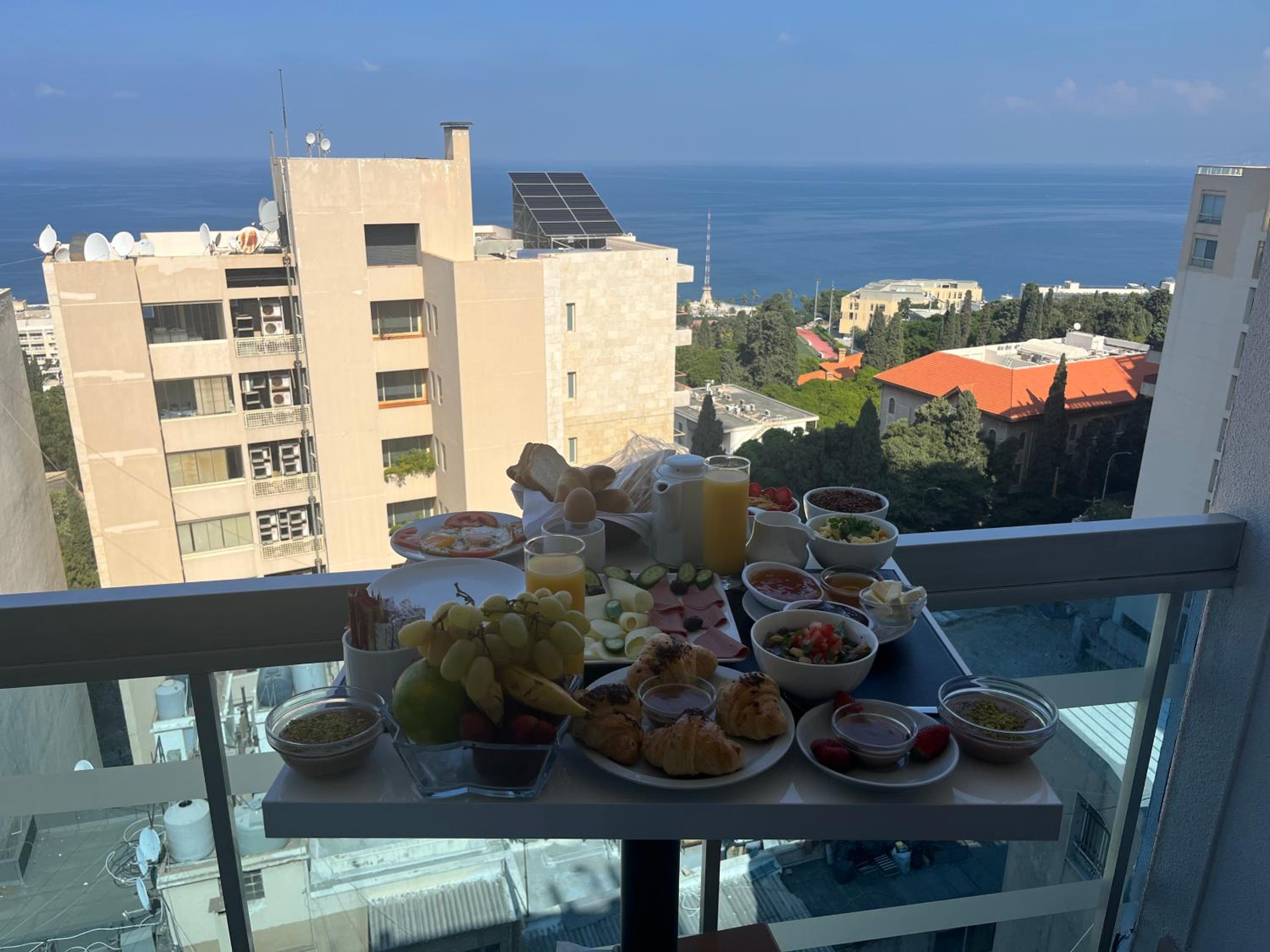 Deluxe Suite with Sea View