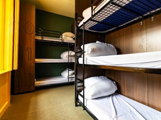 6 Bed Room Shared BathRooms