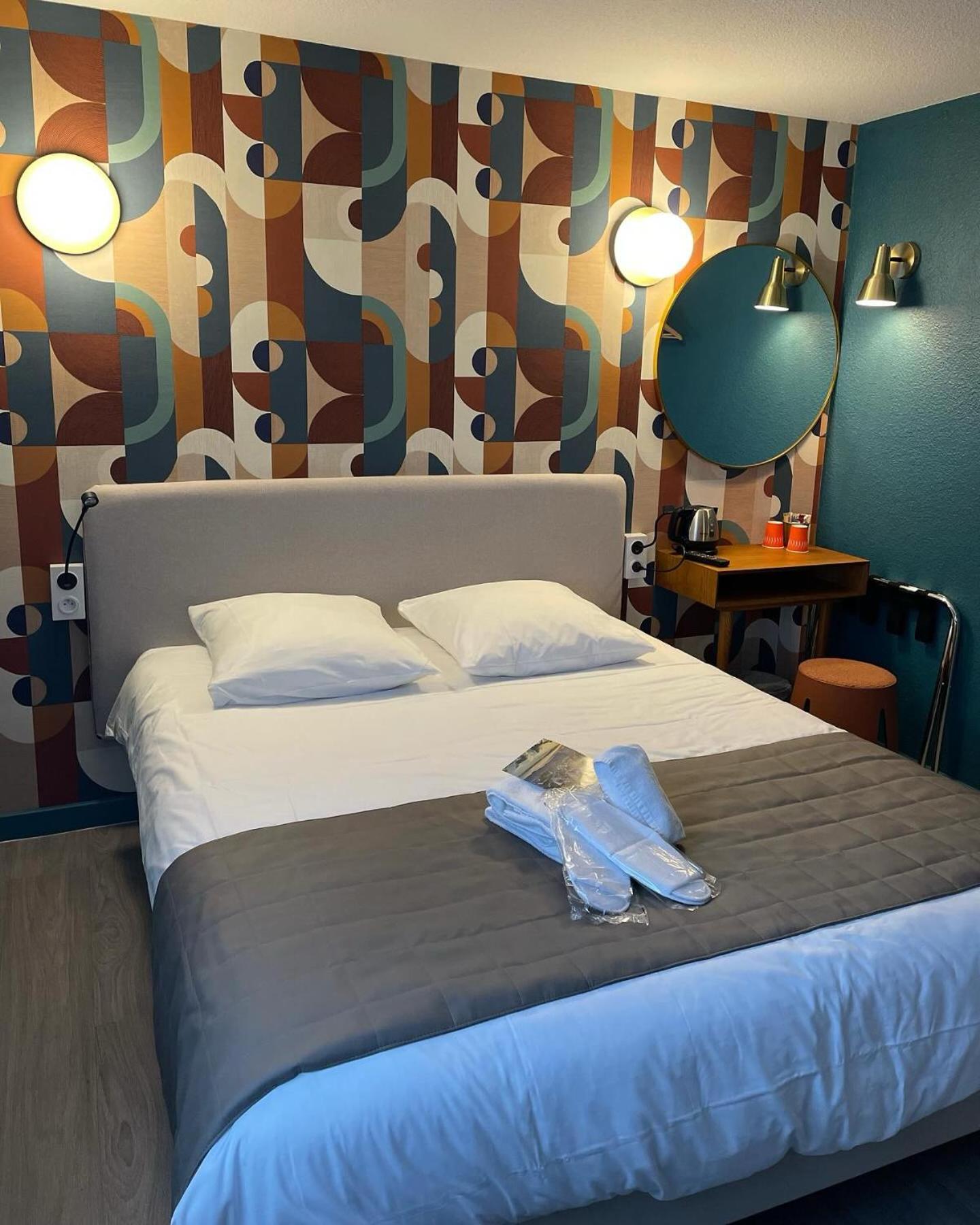 Chambre Lit Queen-Size Elegance