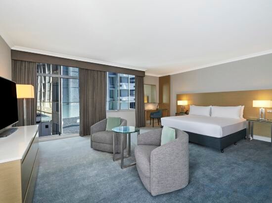 Deluxe King Hilton Room