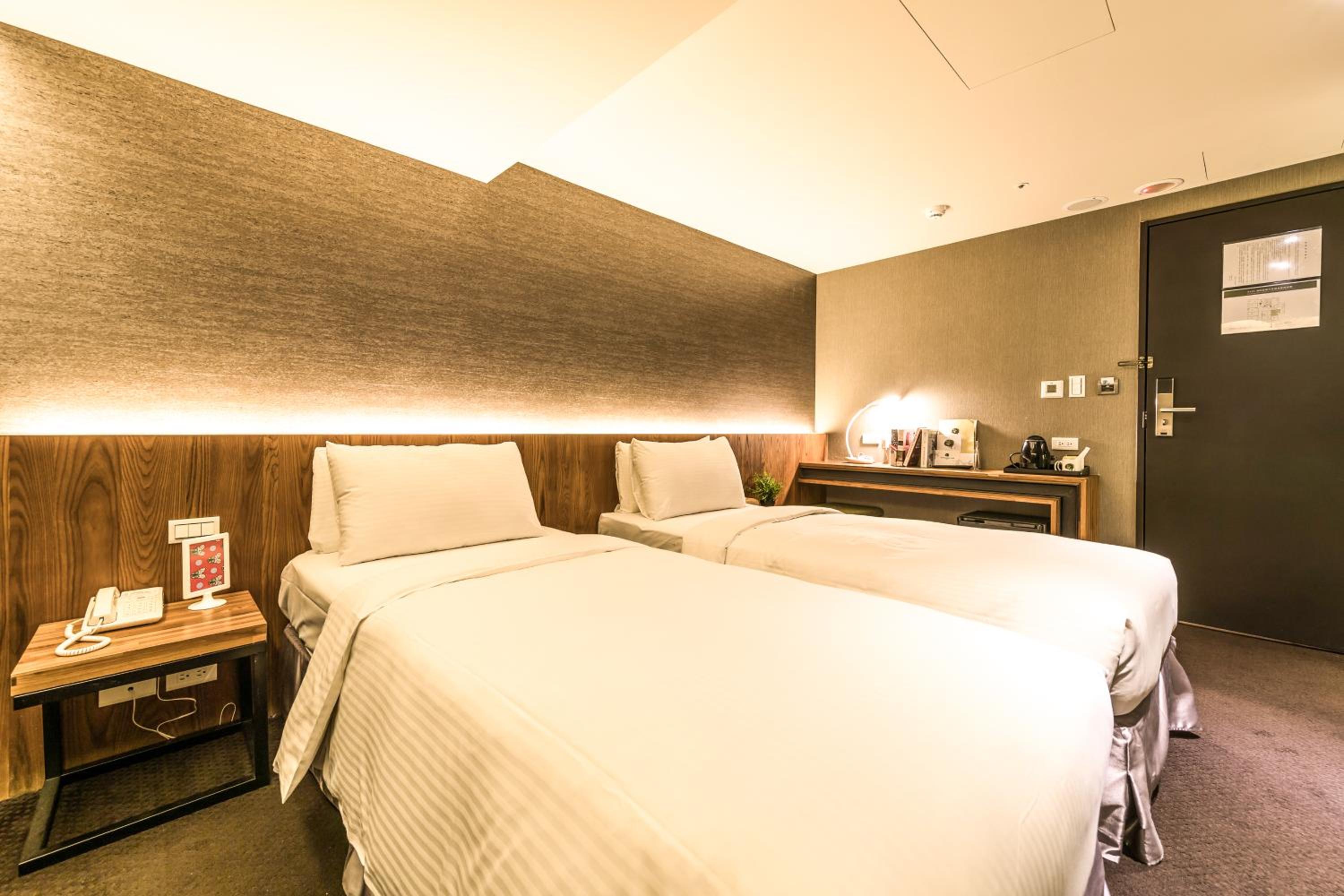 Standard Twin Room - no window