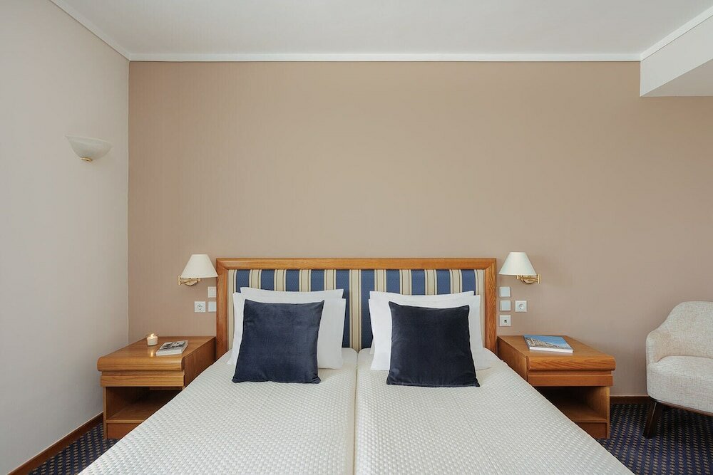 Superior Room, 3 Twin Beds, City View