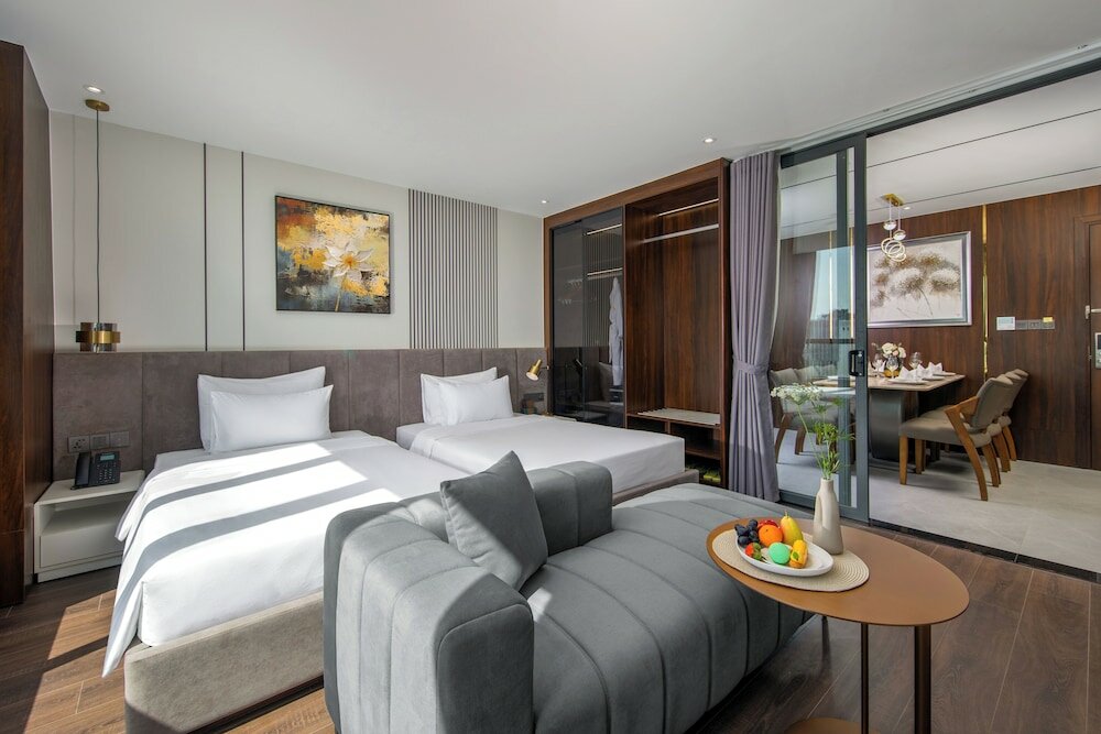 Family Room, 2 Bedrooms, Partial Ocean View